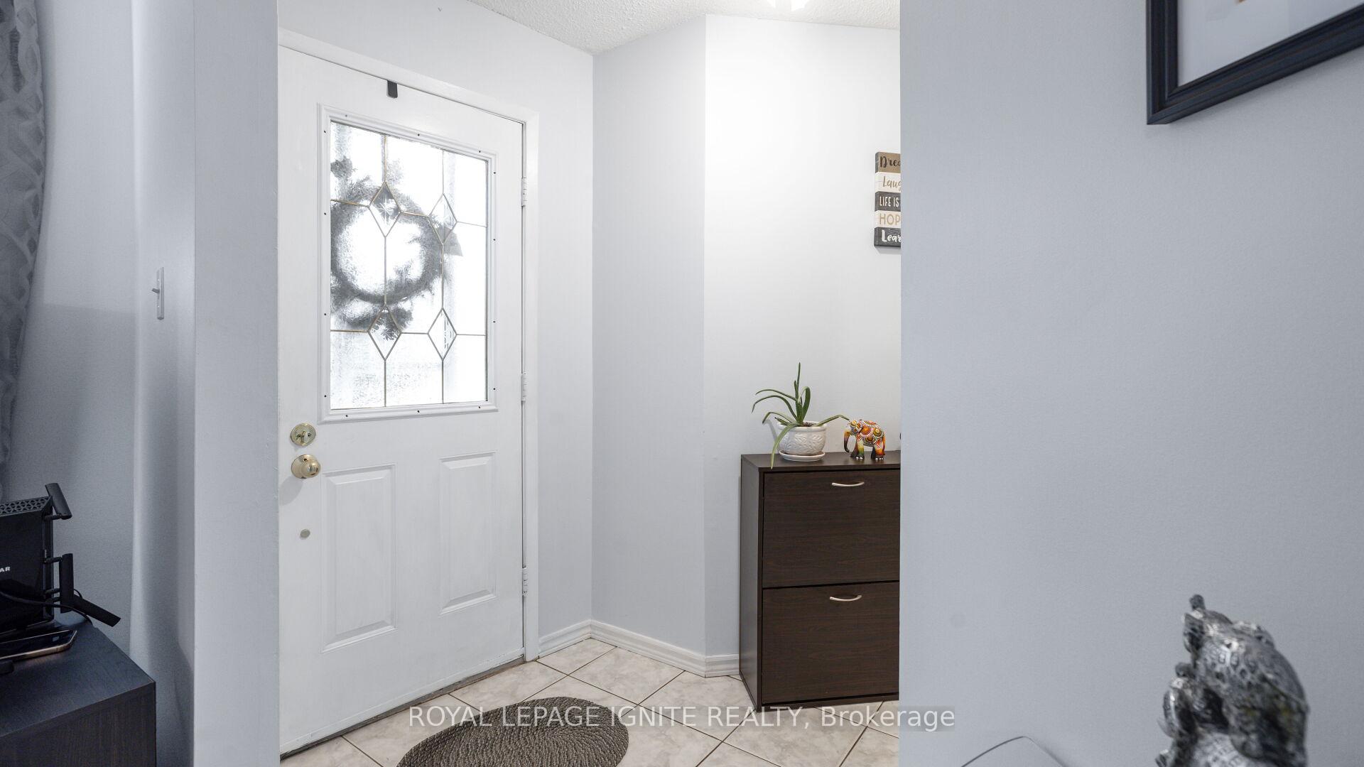 Photo 4 of 34 Mandrake Street, Ajax, Central — HOMEH