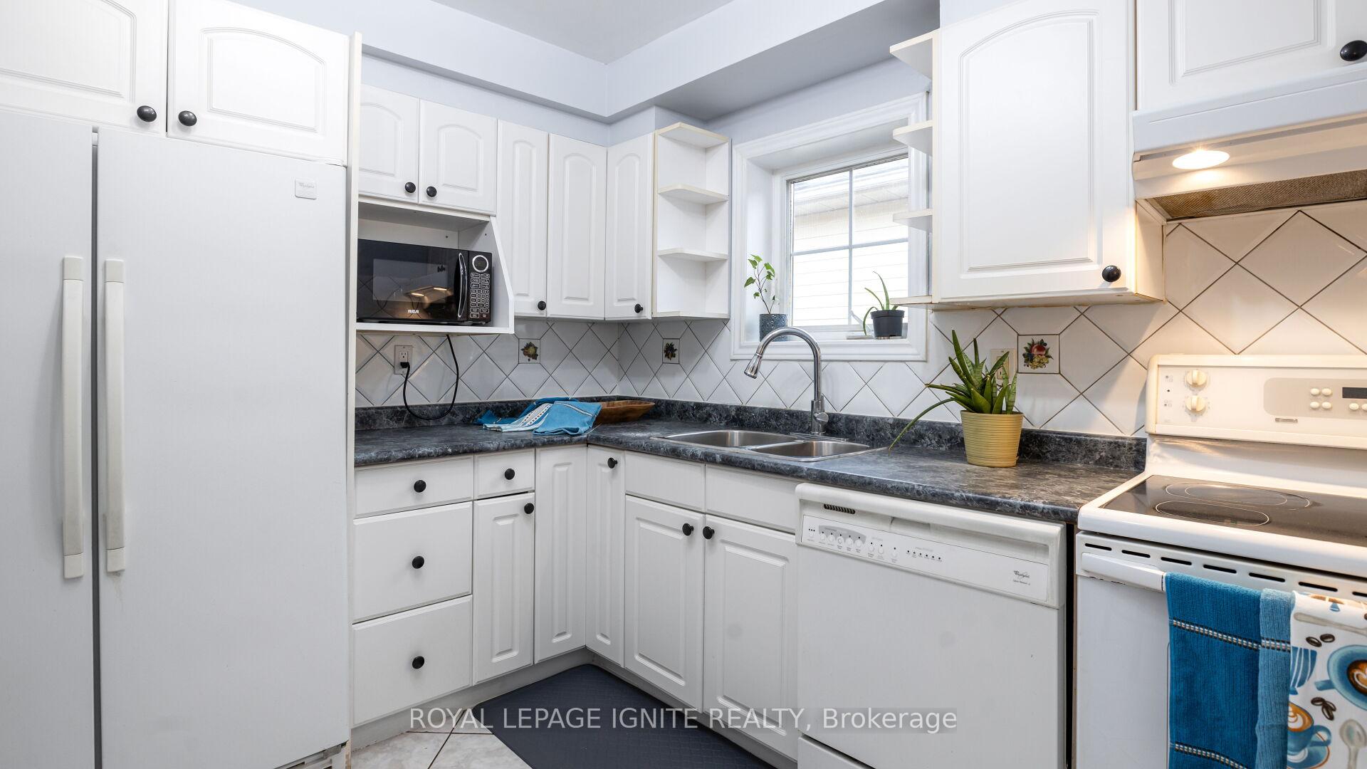 Photo 14 of 34 Mandrake Street, Ajax, Central — HOMEH
