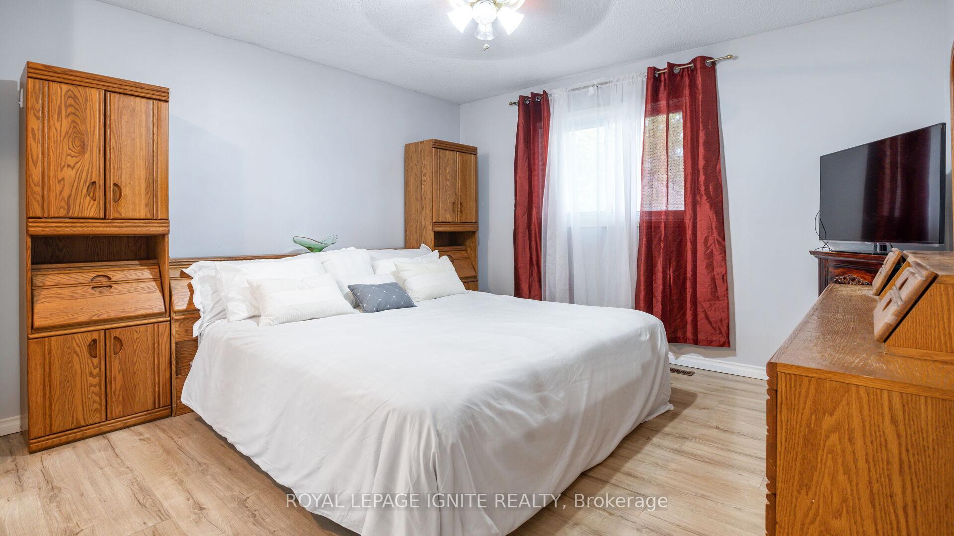 Photo 17 of 34 Mandrake Street, Ajax, Central — HOMEH