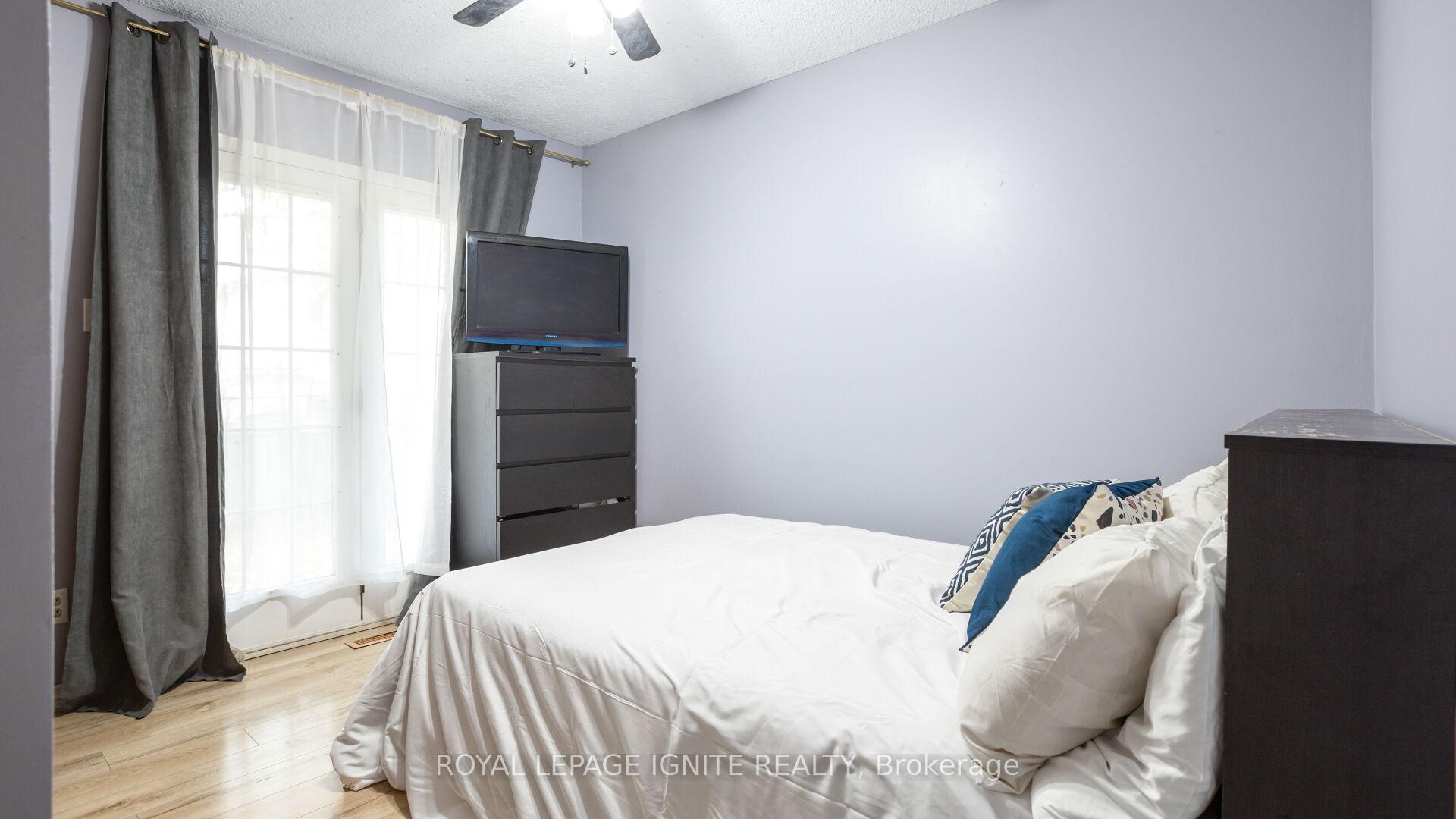 Photo 20 of 34 Mandrake Street, Ajax, Central — HOMEH