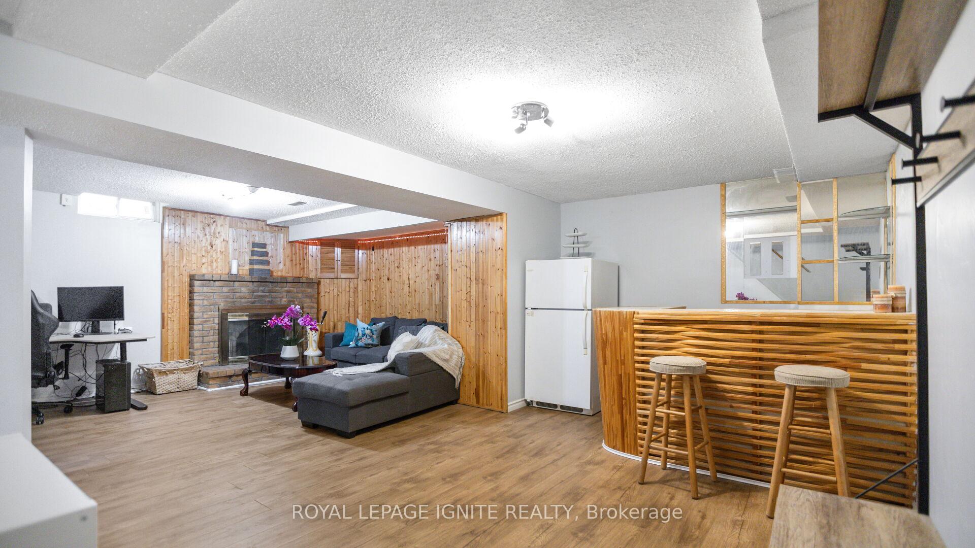 Photo 24 of 34 Mandrake Street, Ajax, Central — HOMEH