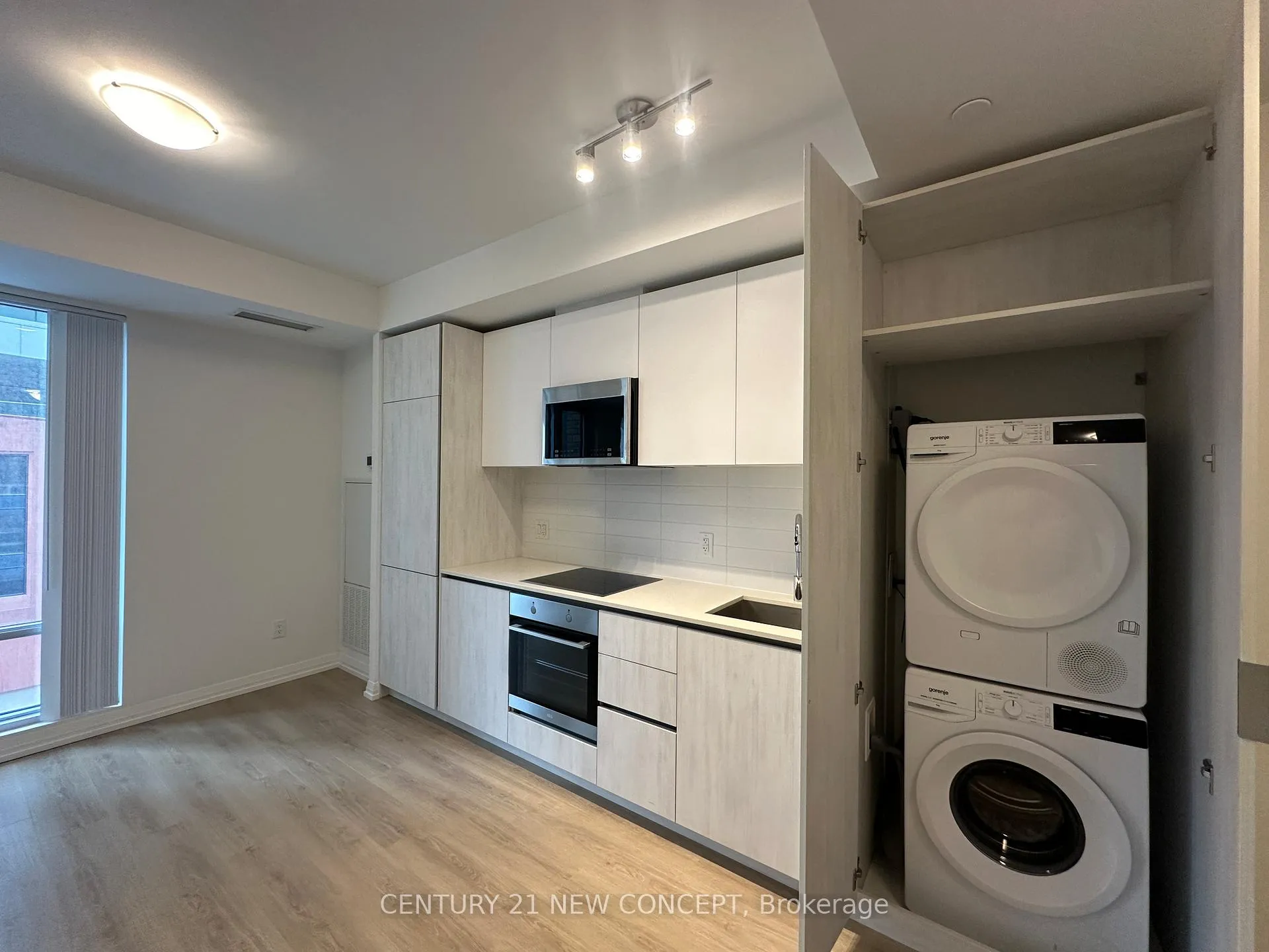 Photo 6 of Unit 606, 8 Widmer Street, Toronto, Waterfront Communities — HOMEH