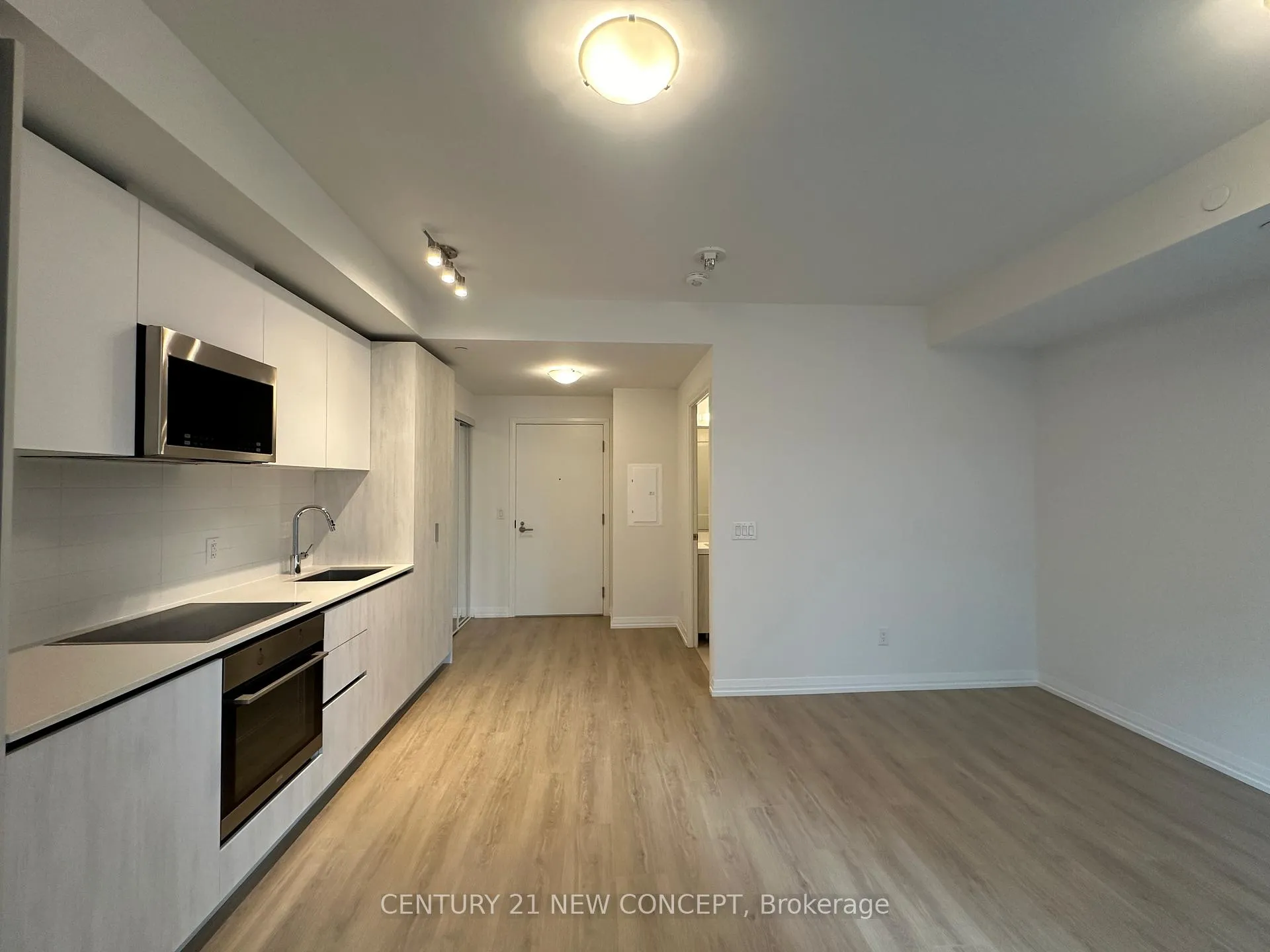 Photo 8 of Unit 606, 8 Widmer Street, Toronto, Waterfront Communities — HOMEH