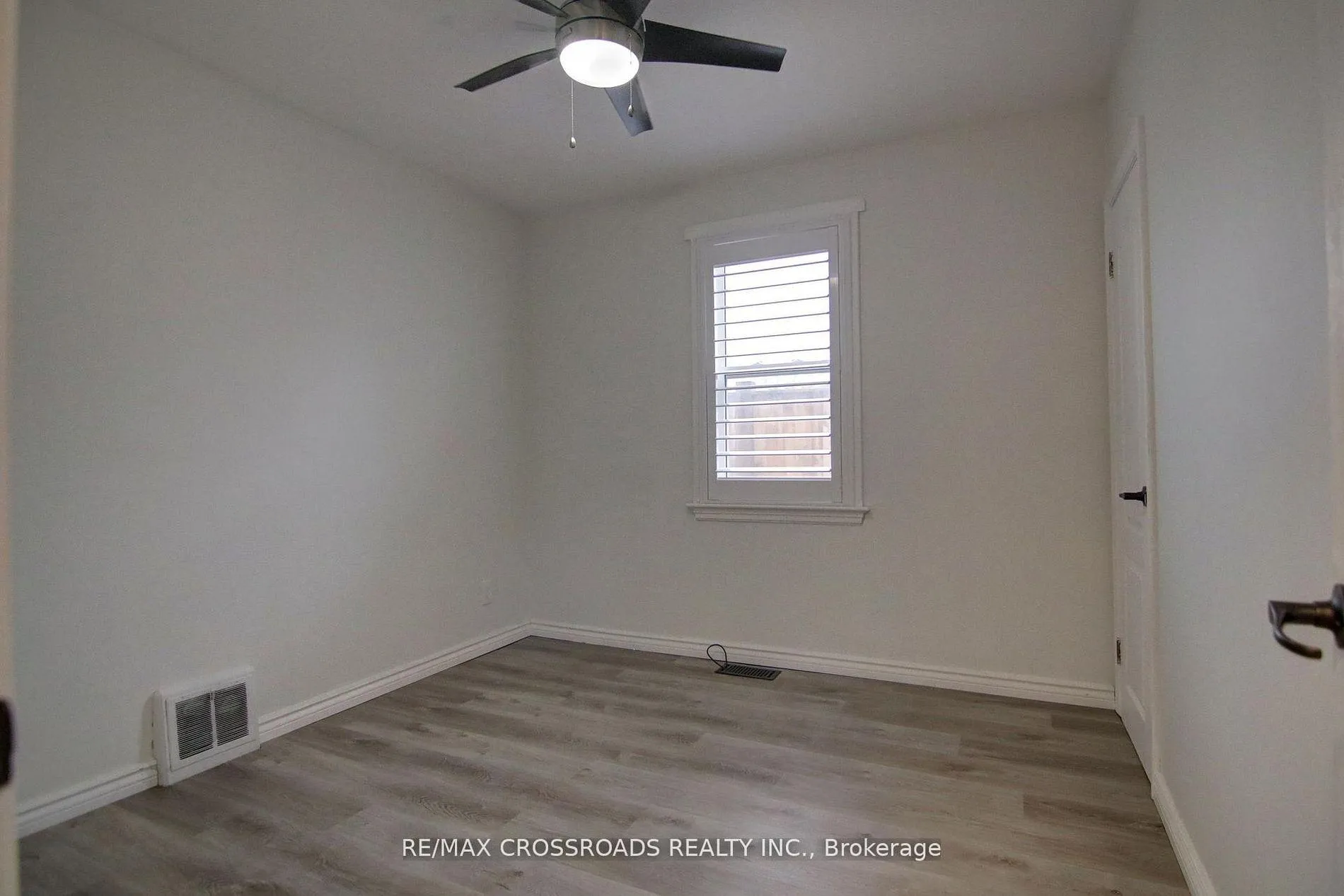 Photo 17 of 814 Nicholls Street, Peterborough, Northcrest Ward 5 — HOMEH