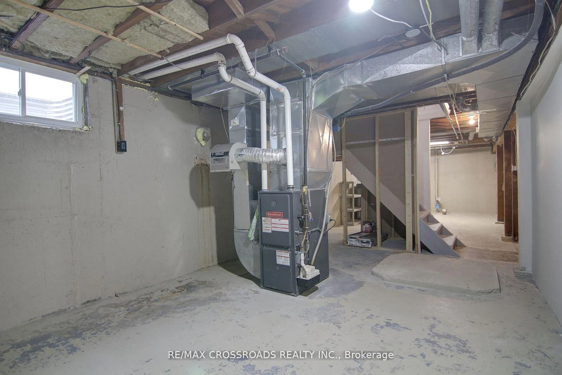 Photo 24 of 814 Nicholls Street, Peterborough, Northcrest Ward 5 — HOMEH