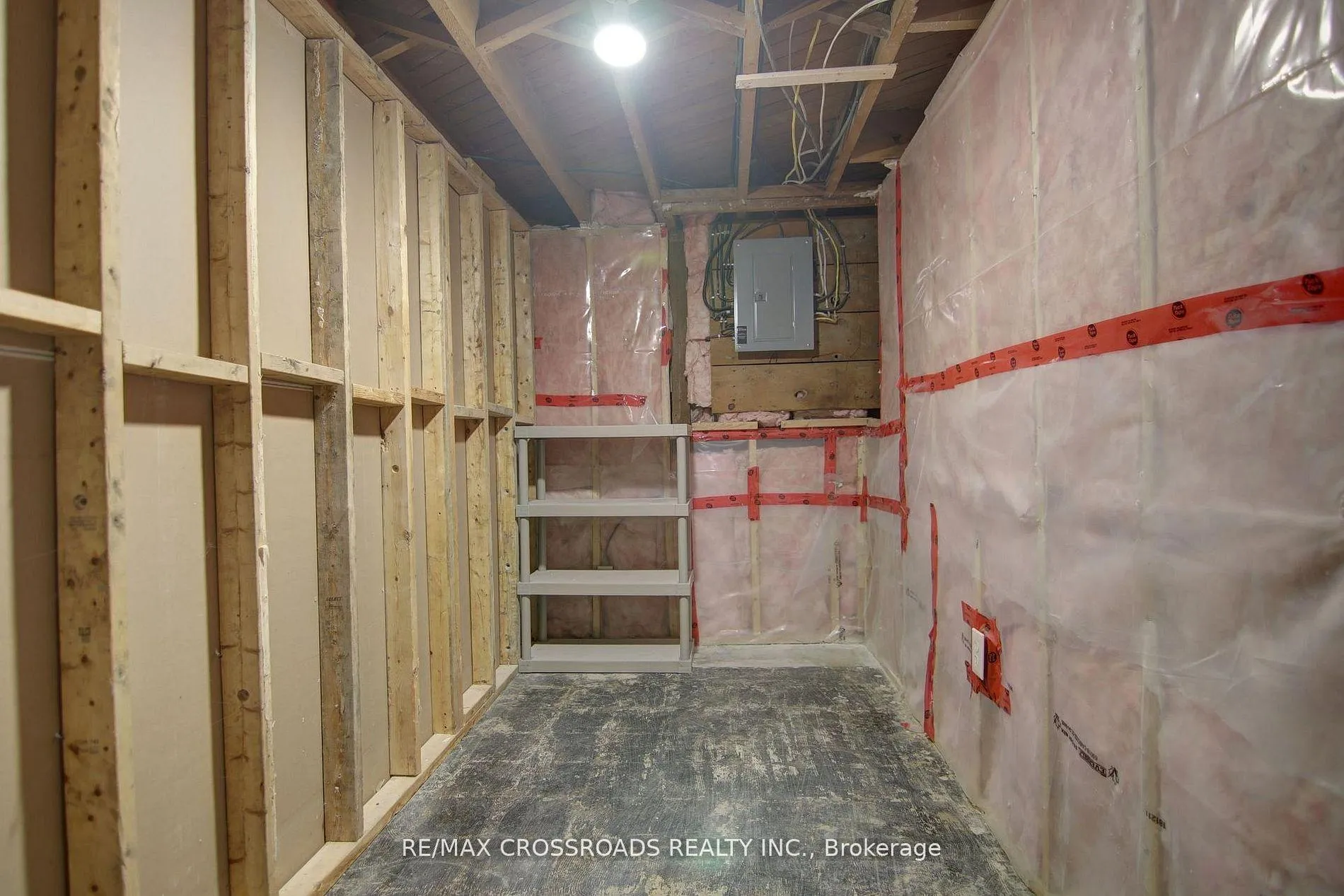 Photo 25 of 814 Nicholls Street, Peterborough, Northcrest Ward 5 — HOMEH