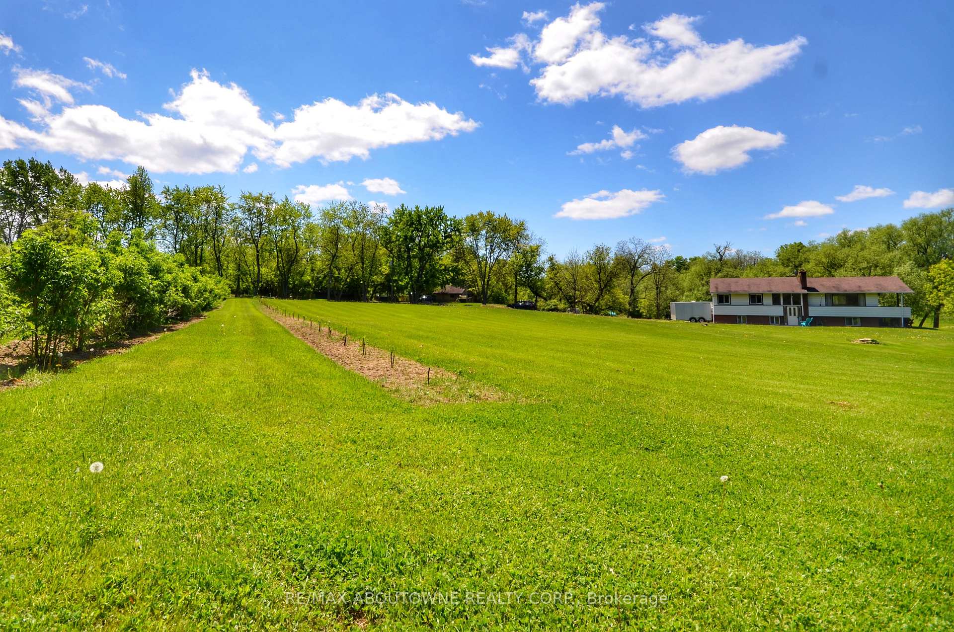 Photo 8 of 3029 Britannia Road, Burlington, Rural Burlington — HOMEH