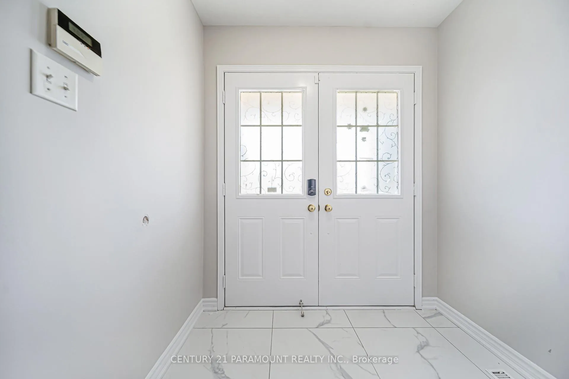 Photo 4 of 75 Crystal Glen Crescent, Brampton, Credit Valley — HOMEH
