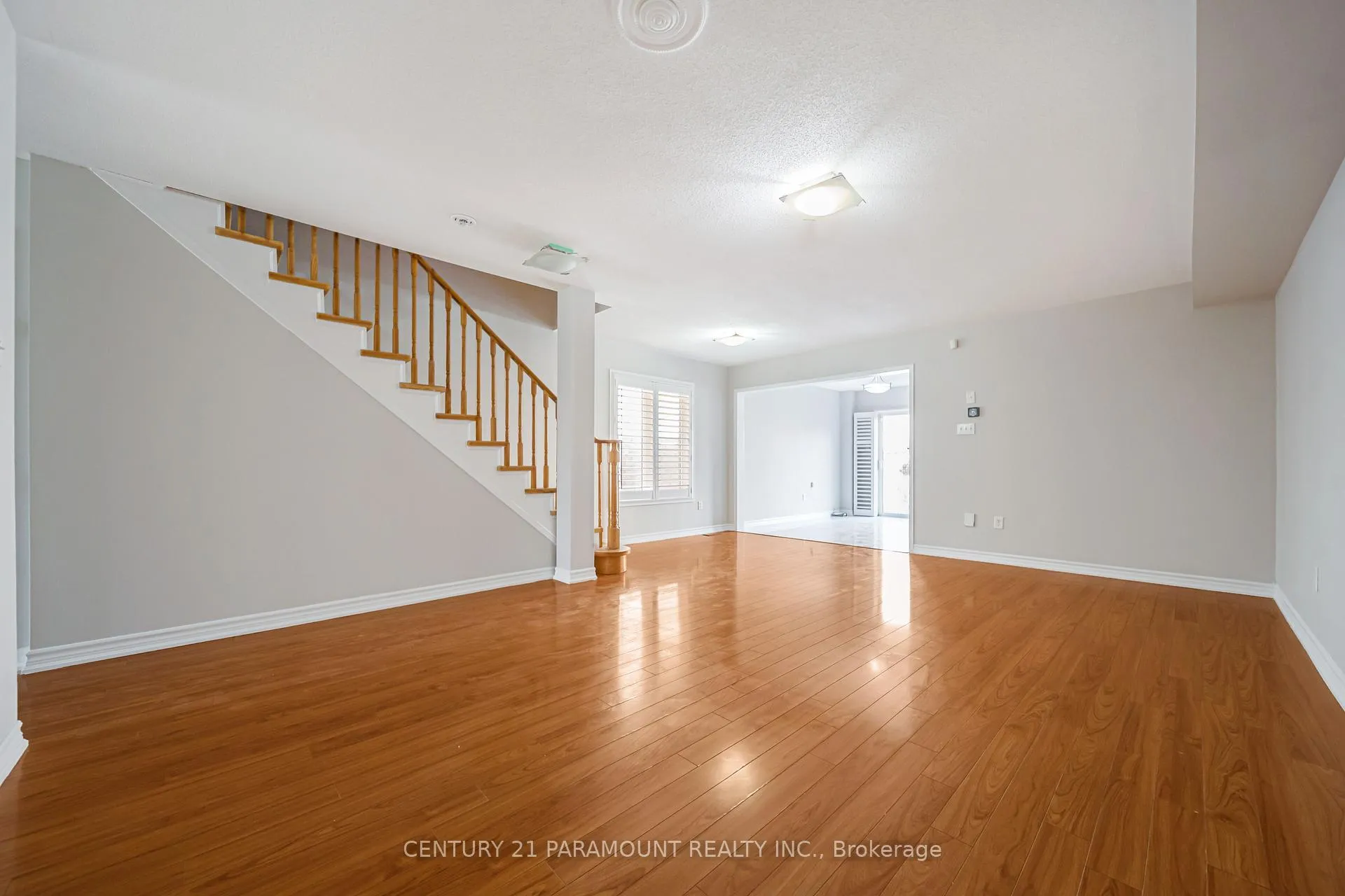 Photo 8 of 75 Crystal Glen Crescent, Brampton, Credit Valley — HOMEH