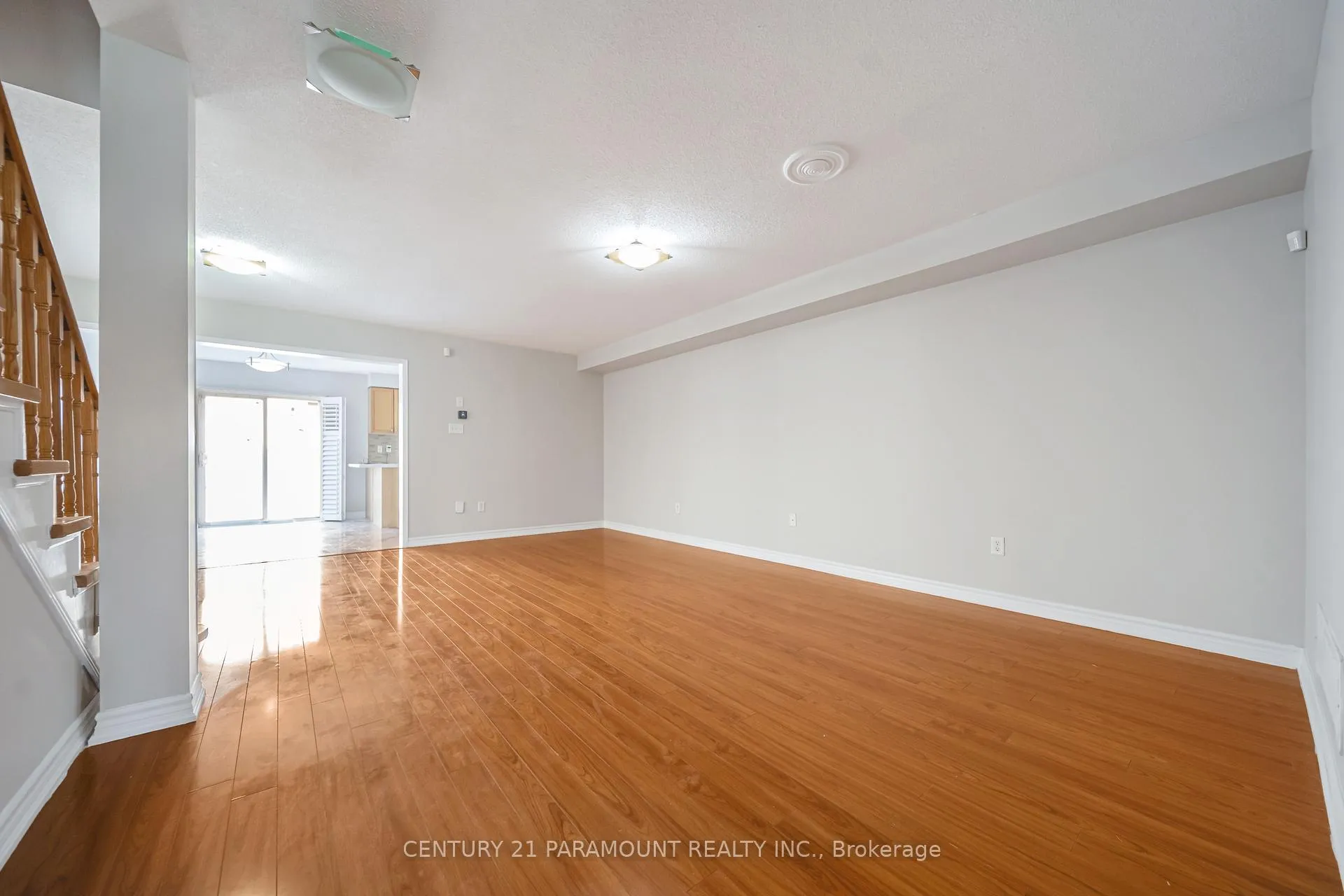 Photo 9 of 75 Crystal Glen Crescent, Brampton, Credit Valley — HOMEH