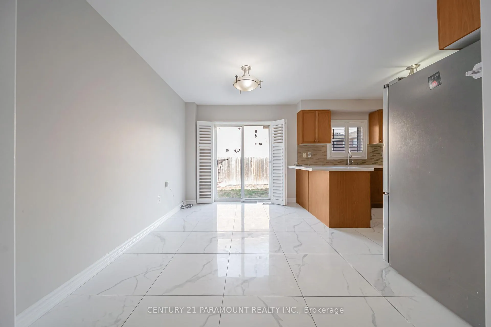 Photo 13 of 75 Crystal Glen Crescent, Brampton, Credit Valley — HOMEH