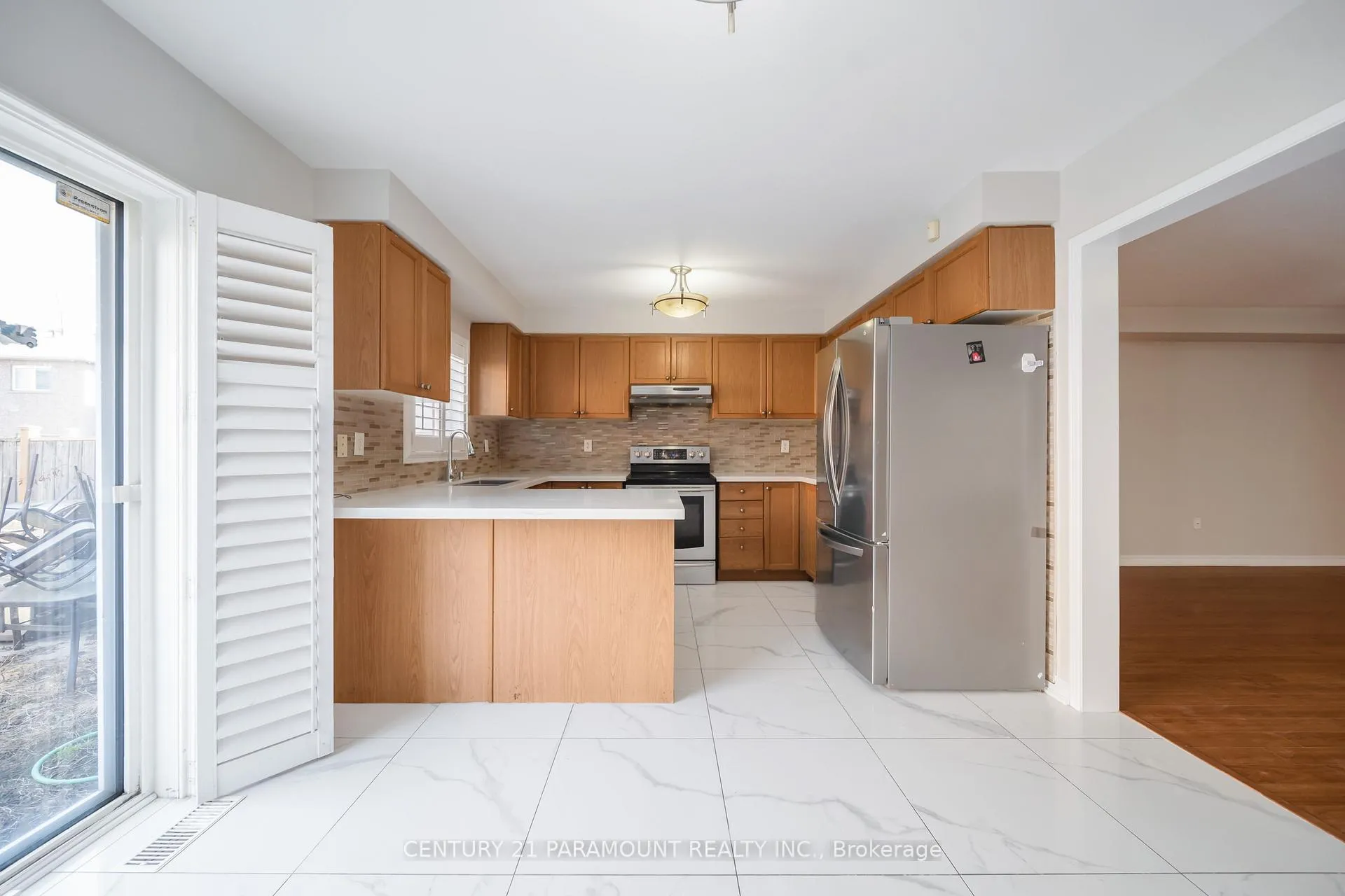 Photo 14 of 75 Crystal Glen Crescent, Brampton, Credit Valley — HOMEH