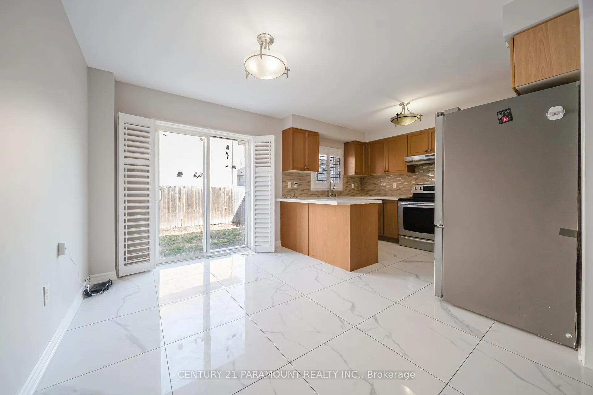 Photo 15 of 75 Crystal Glen Crescent, Brampton, Credit Valley — HOMEH