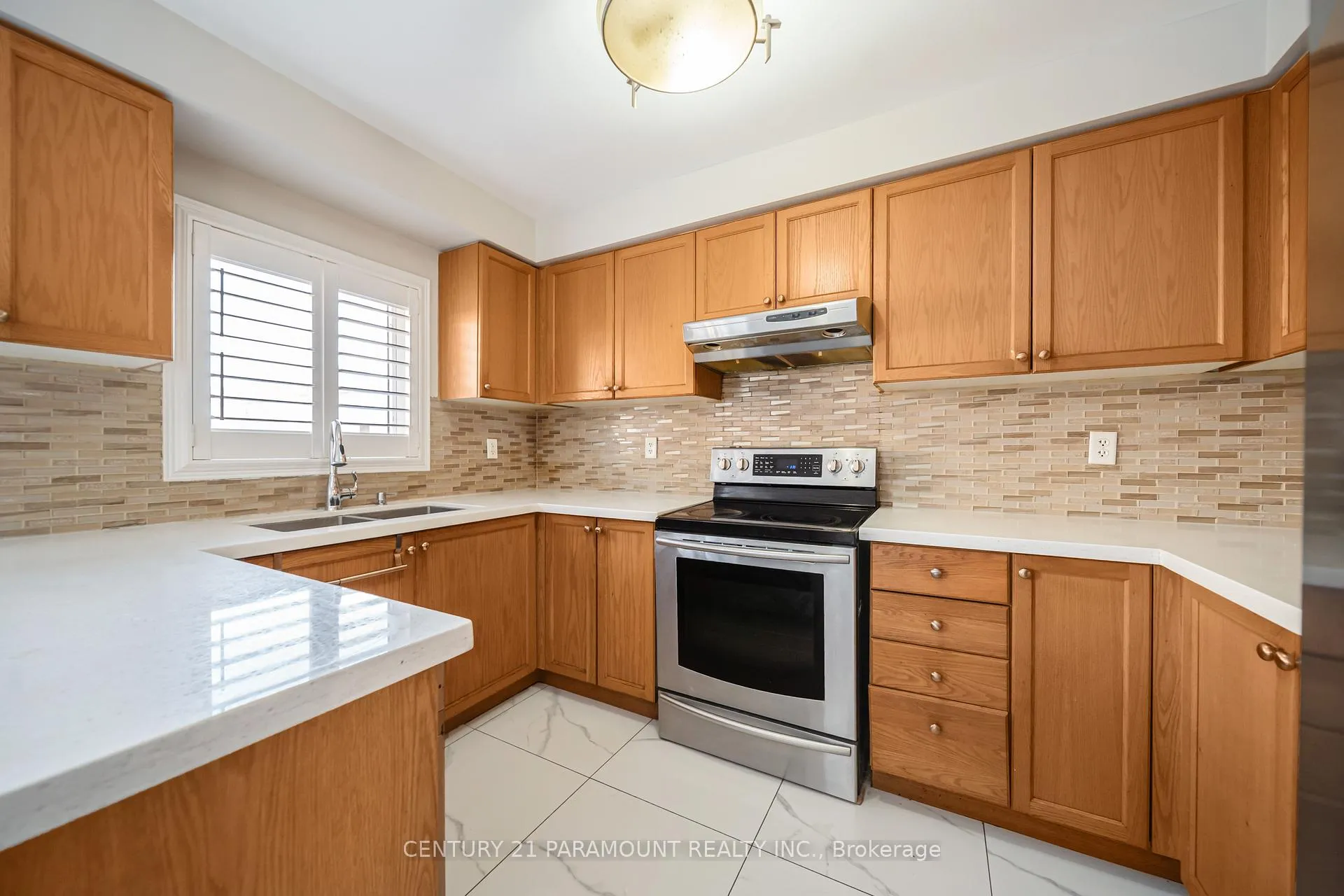 Photo 18 of 75 Crystal Glen Crescent, Brampton, Credit Valley — HOMEH
