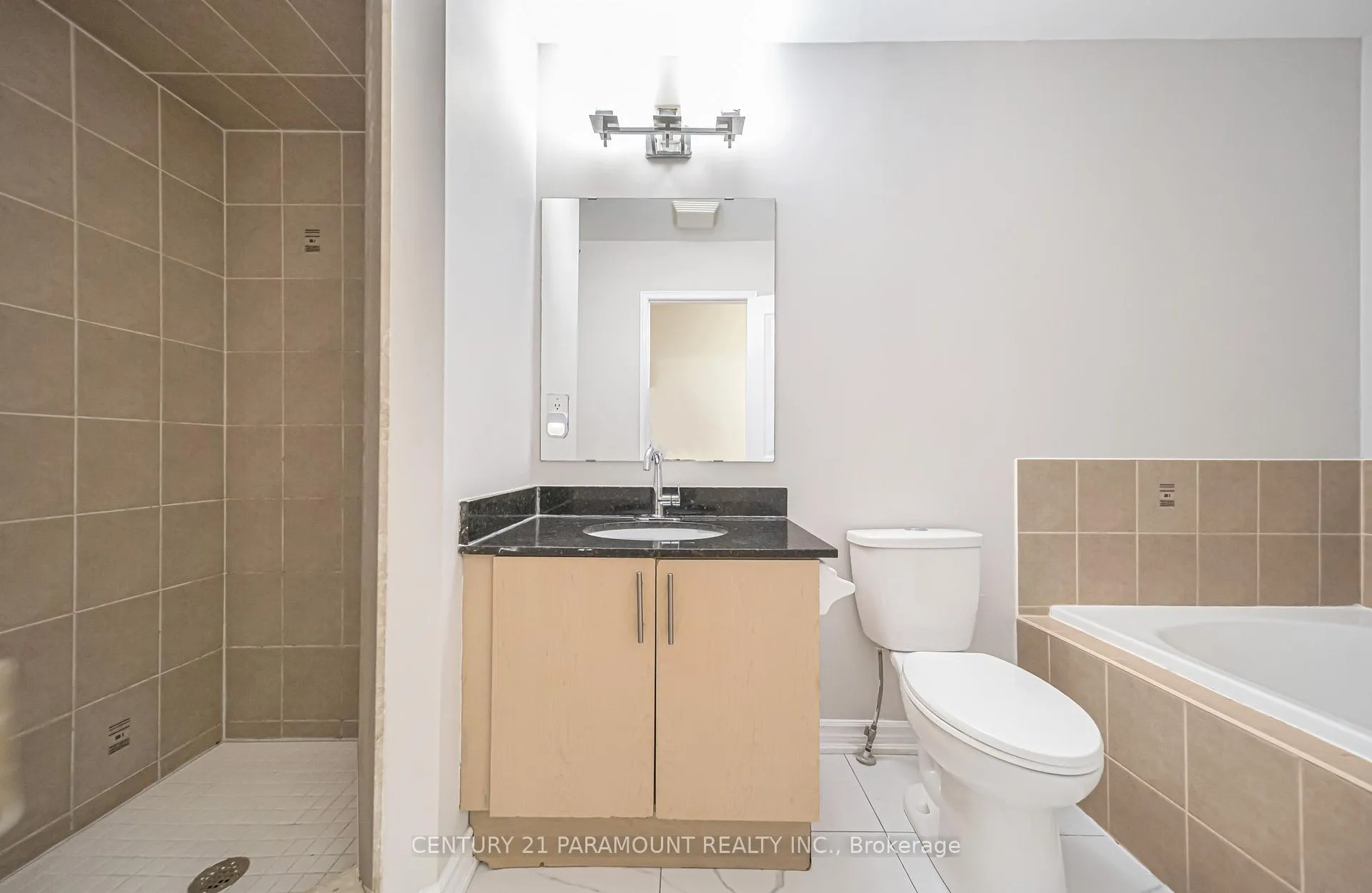Photo 23 of 75 Crystal Glen Crescent, Brampton, Credit Valley — HOMEH