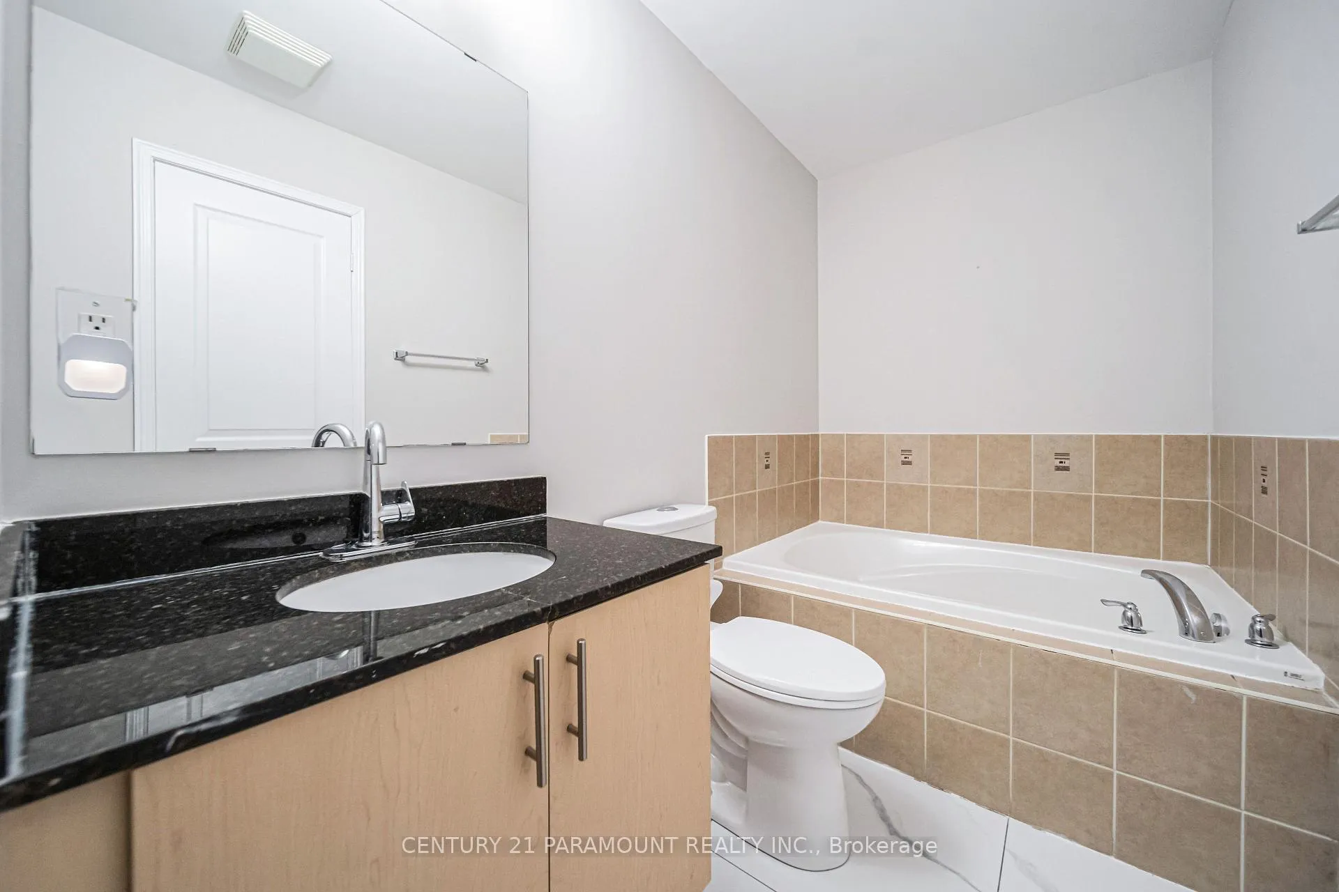 Photo 24 of 75 Crystal Glen Crescent, Brampton, Credit Valley — HOMEH