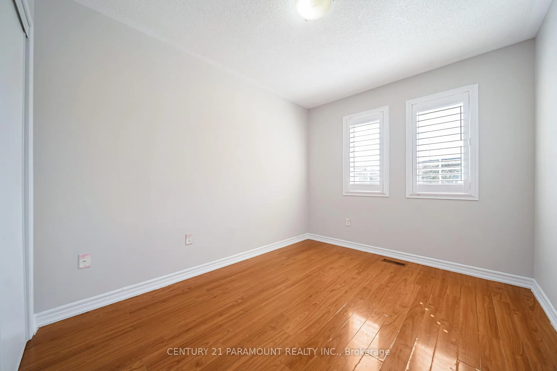 Photo 26 of 75 Crystal Glen Crescent, Brampton, Credit Valley — HOMEH