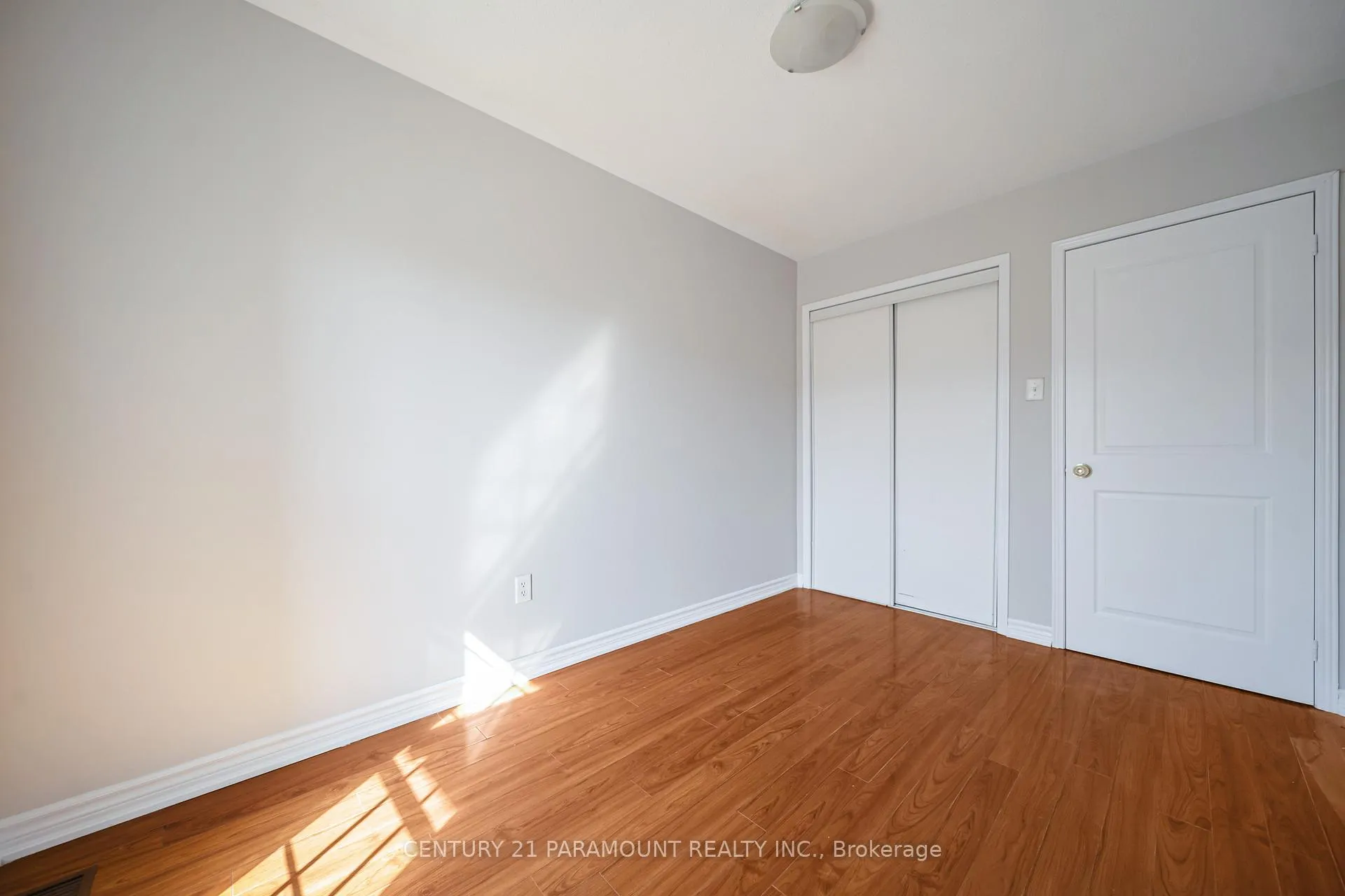 Photo 31 of 75 Crystal Glen Crescent, Brampton, Credit Valley — HOMEH