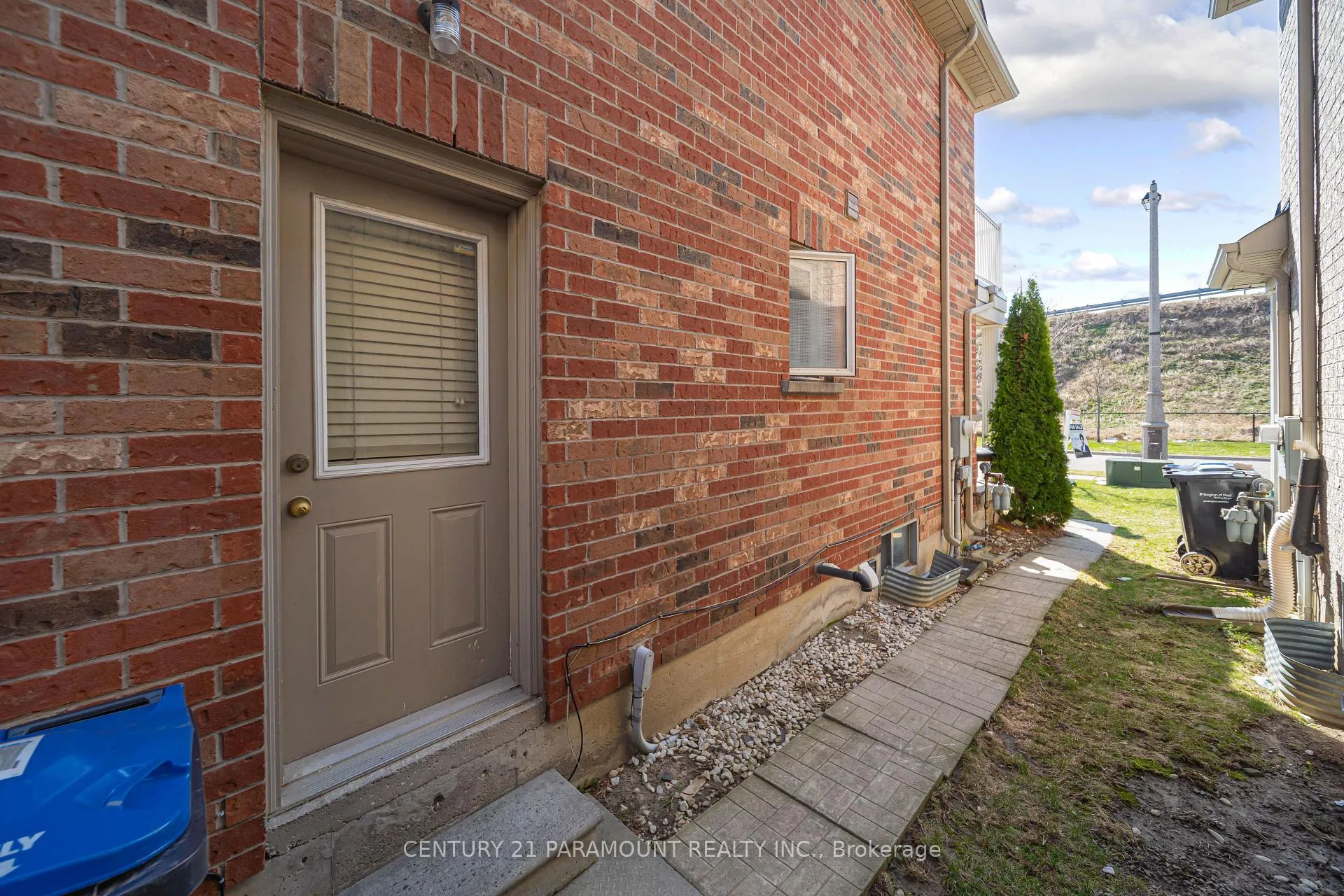 Photo 37 of 75 Crystal Glen Crescent, Brampton, Credit Valley — HOMEH