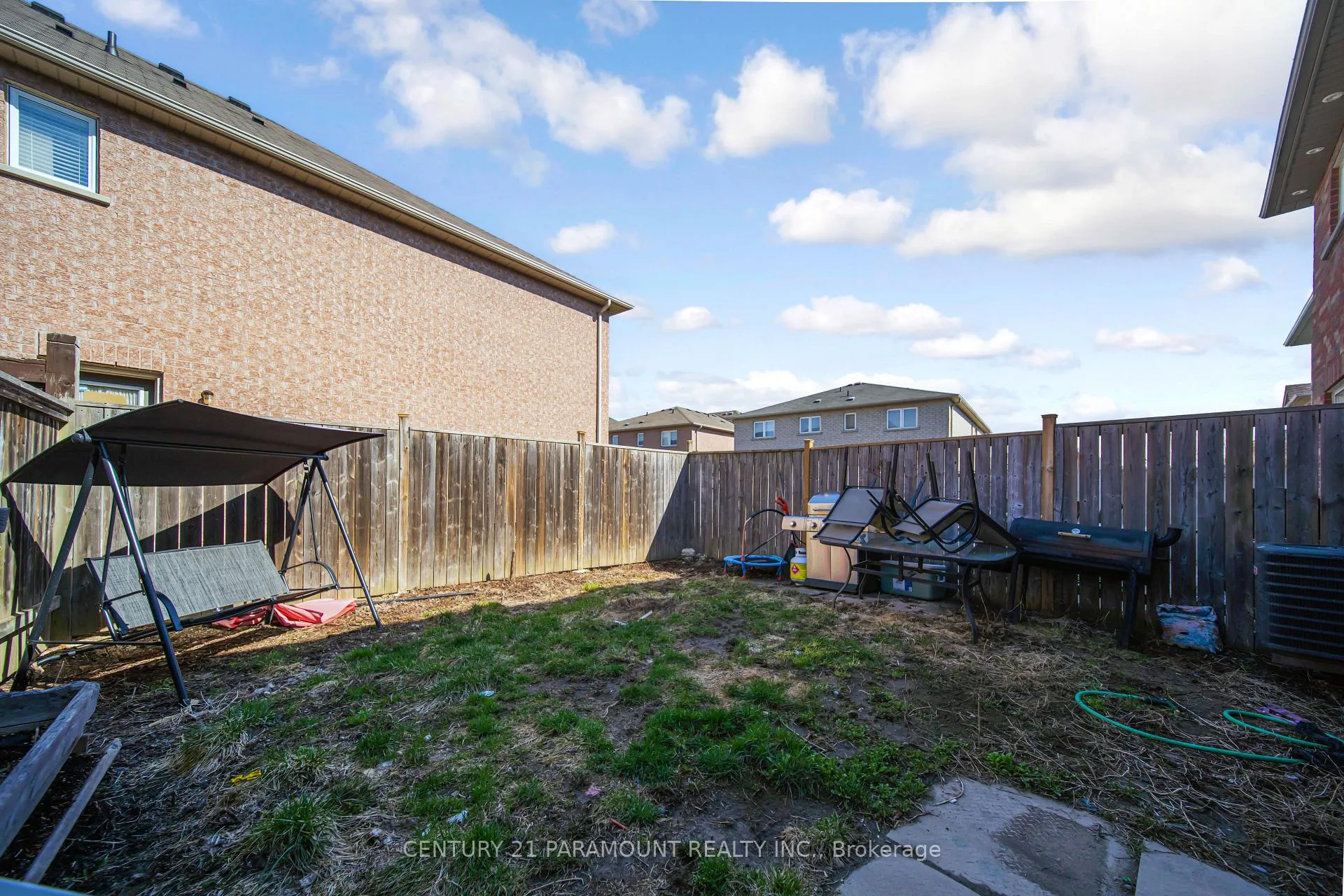 Photo 47 of 75 Crystal Glen Crescent, Brampton, Credit Valley — HOMEH