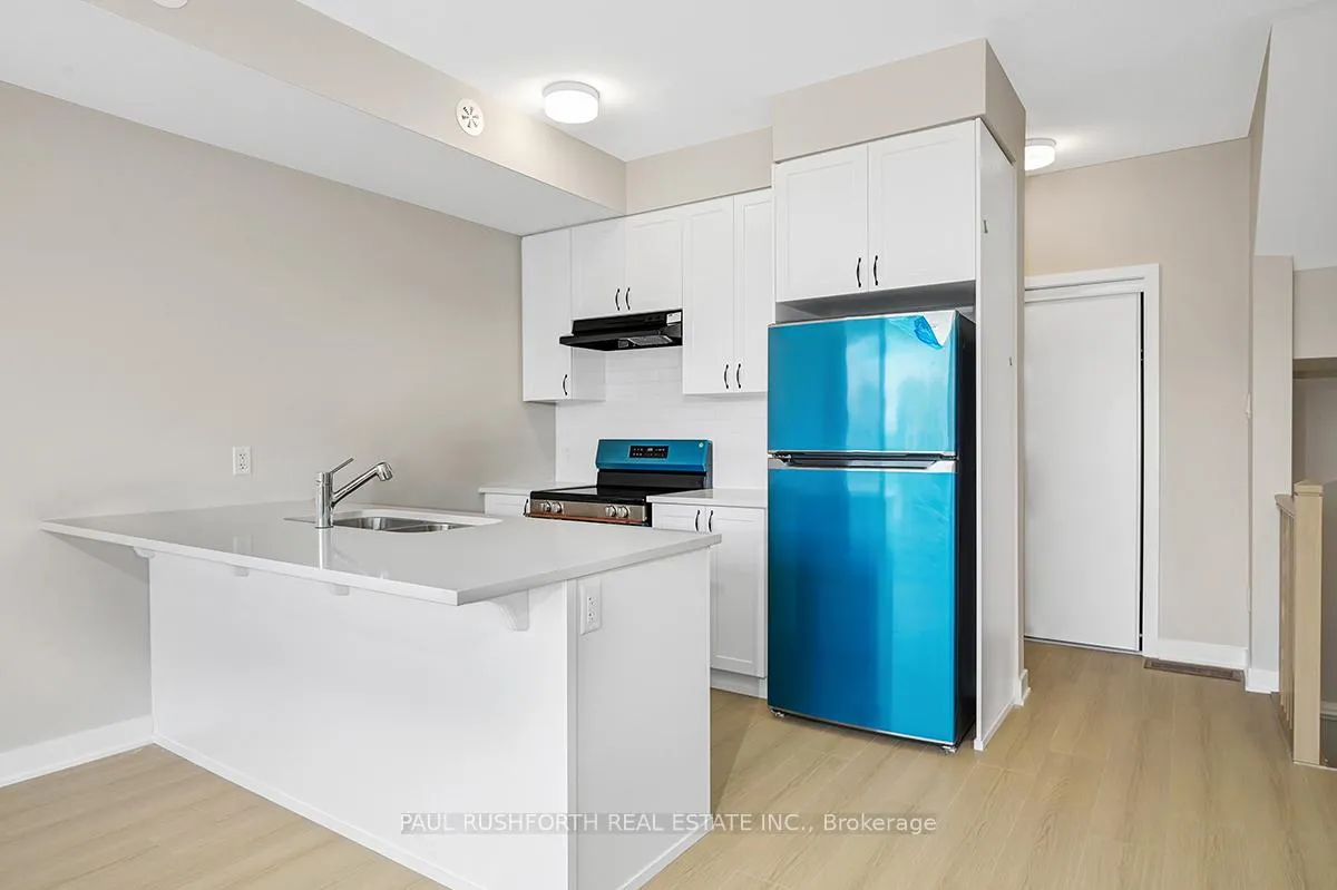Photo 5 of 732 Mishi Private, Ottawa, CFB Rockcliffe and Area — HOMEH