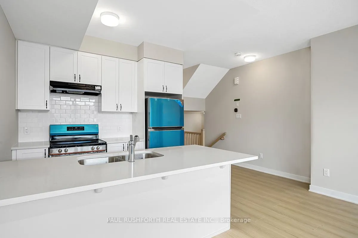 Photo 6 of 732 Mishi Private, Ottawa, CFB Rockcliffe and Area — HOMEH