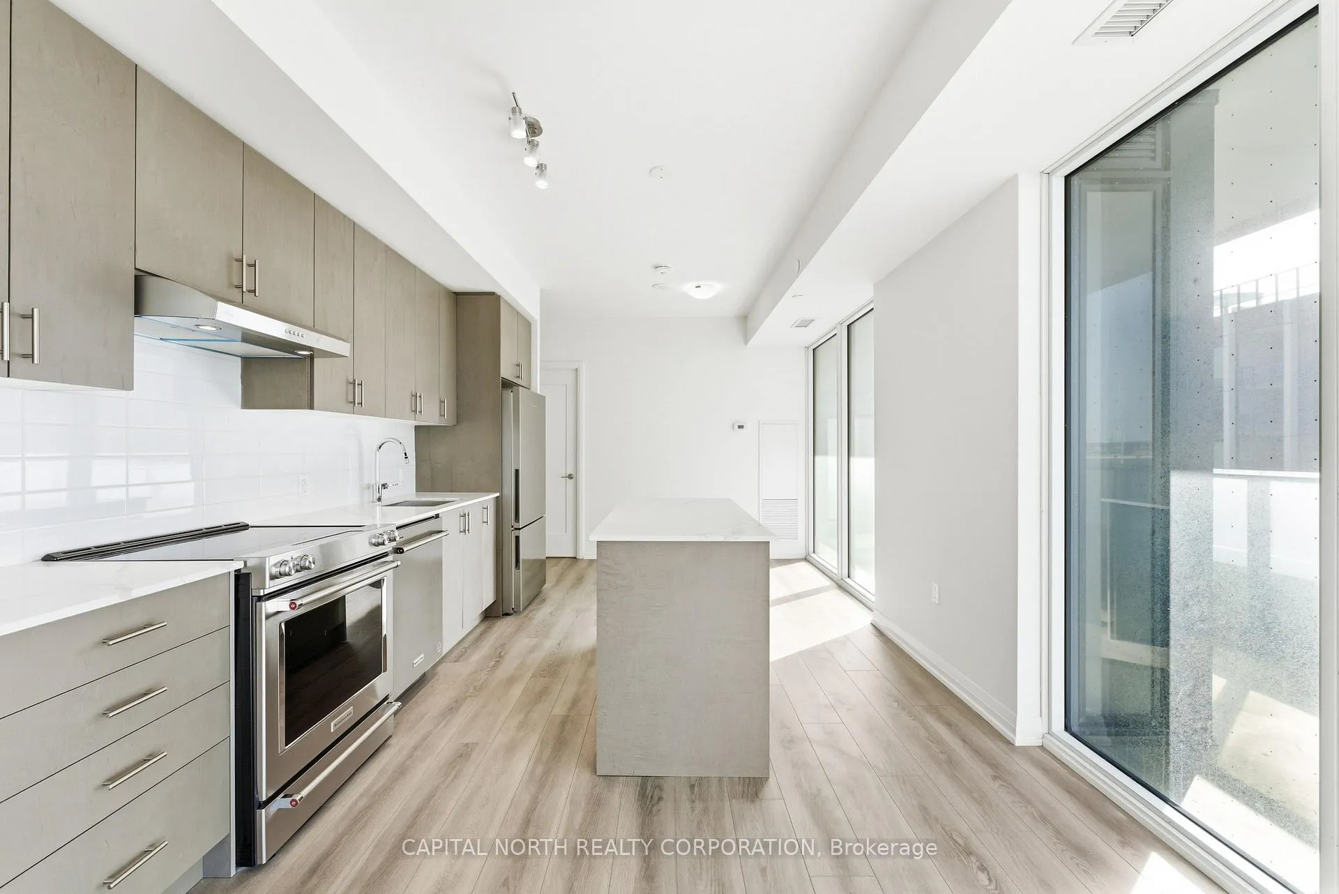 Photo 11 of Unit 403, 8960 Jane Street, Vaughan, Vellore Village — HOMEH