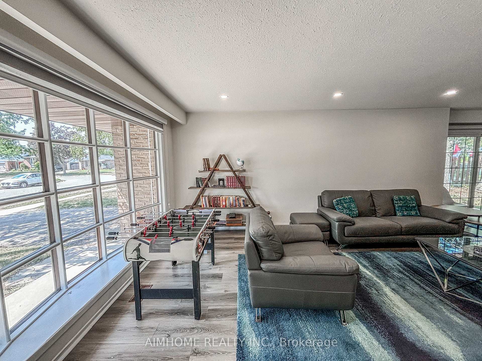 Photo 5 of 11 Redwood Court, Barrie, Grove East — HOMEH