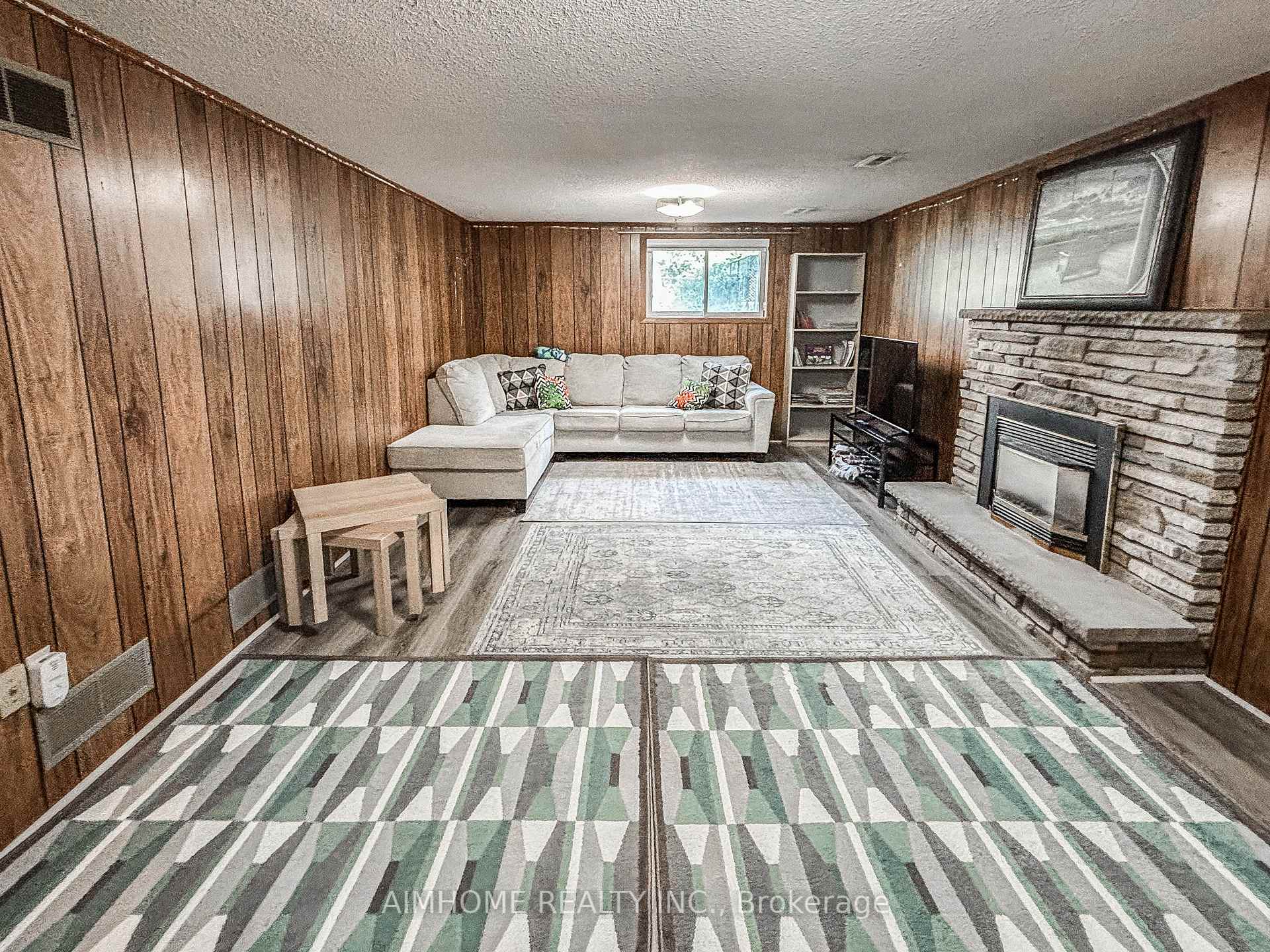 Photo 12 of 11 Redwood Court, Barrie, Grove East — HOMEH