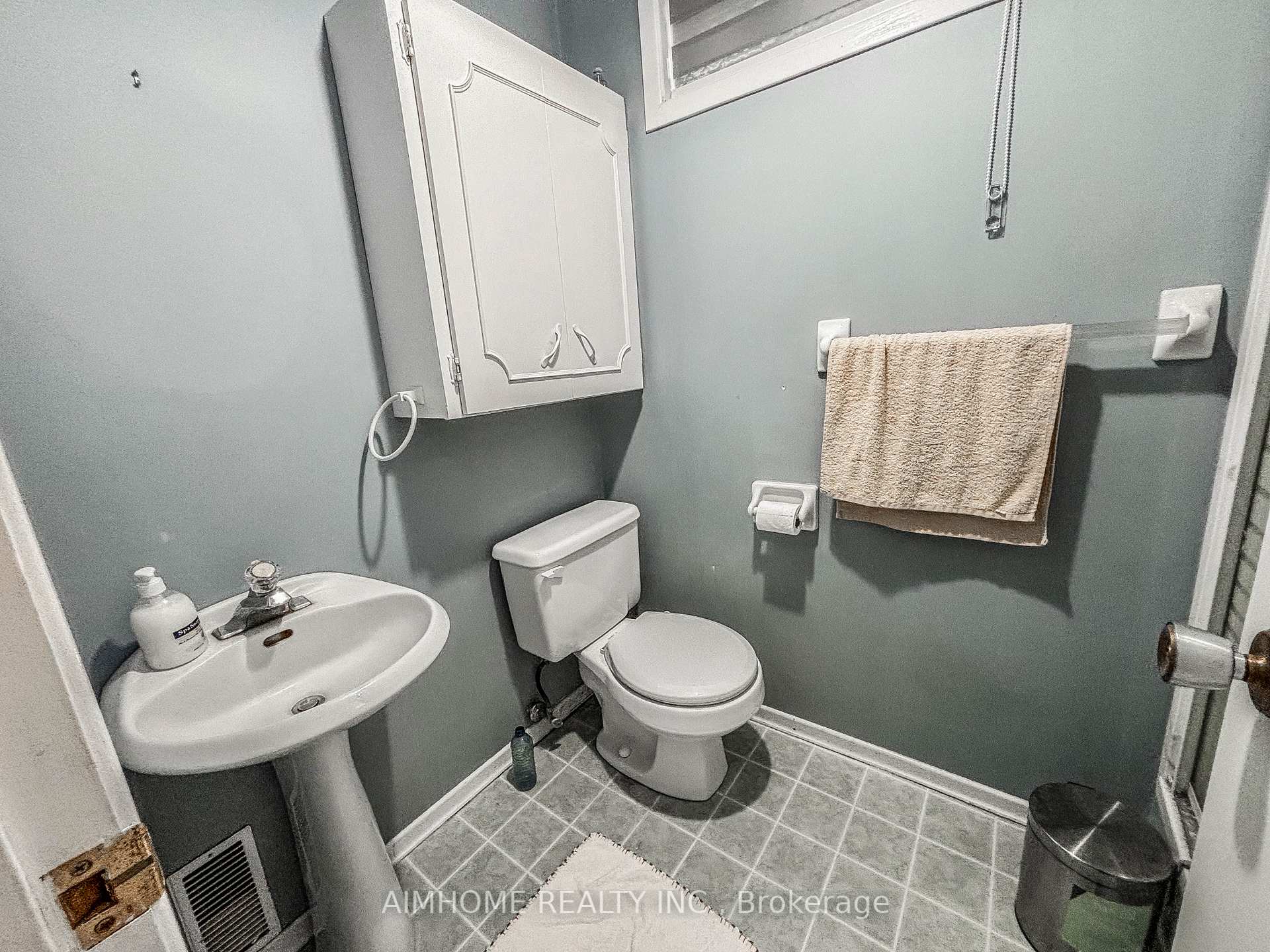 Photo 15 of 11 Redwood Court, Barrie, Grove East — HOMEH