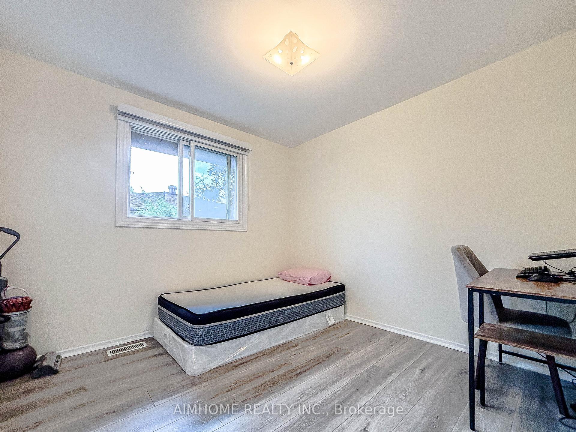 Photo 19 of 11 Redwood Court, Barrie, Grove East — HOMEH