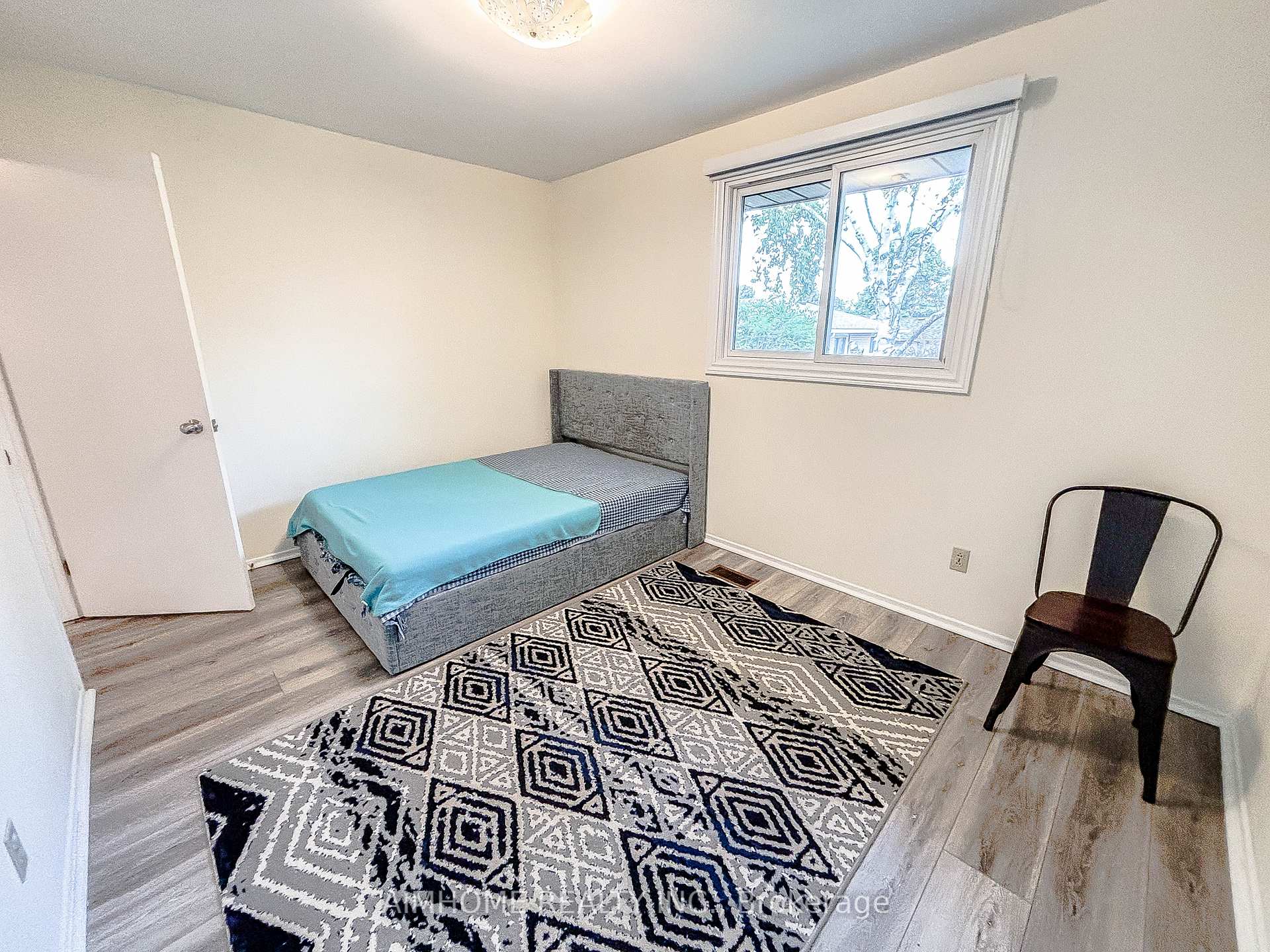 Photo 21 of 11 Redwood Court, Barrie, Grove East — HOMEH