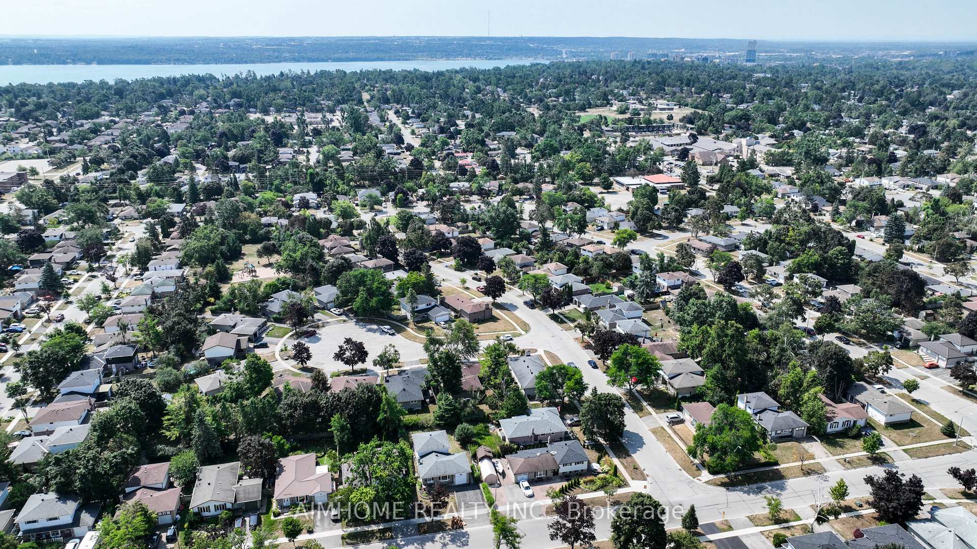 Photo 32 of 11 Redwood Court, Barrie, Grove East — HOMEH