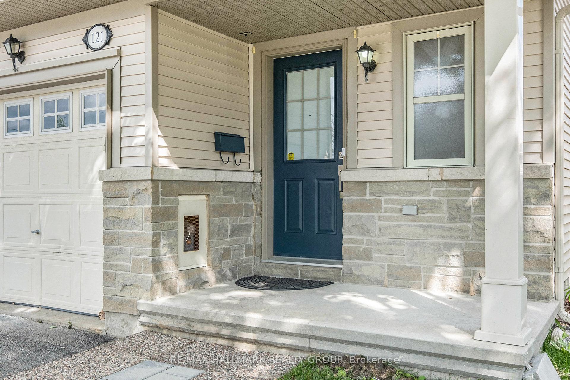 Photo 2 of 121 Prem Circle, Ottawa, Barrhaven - Cedargrove/Fraserdale — HOMEH