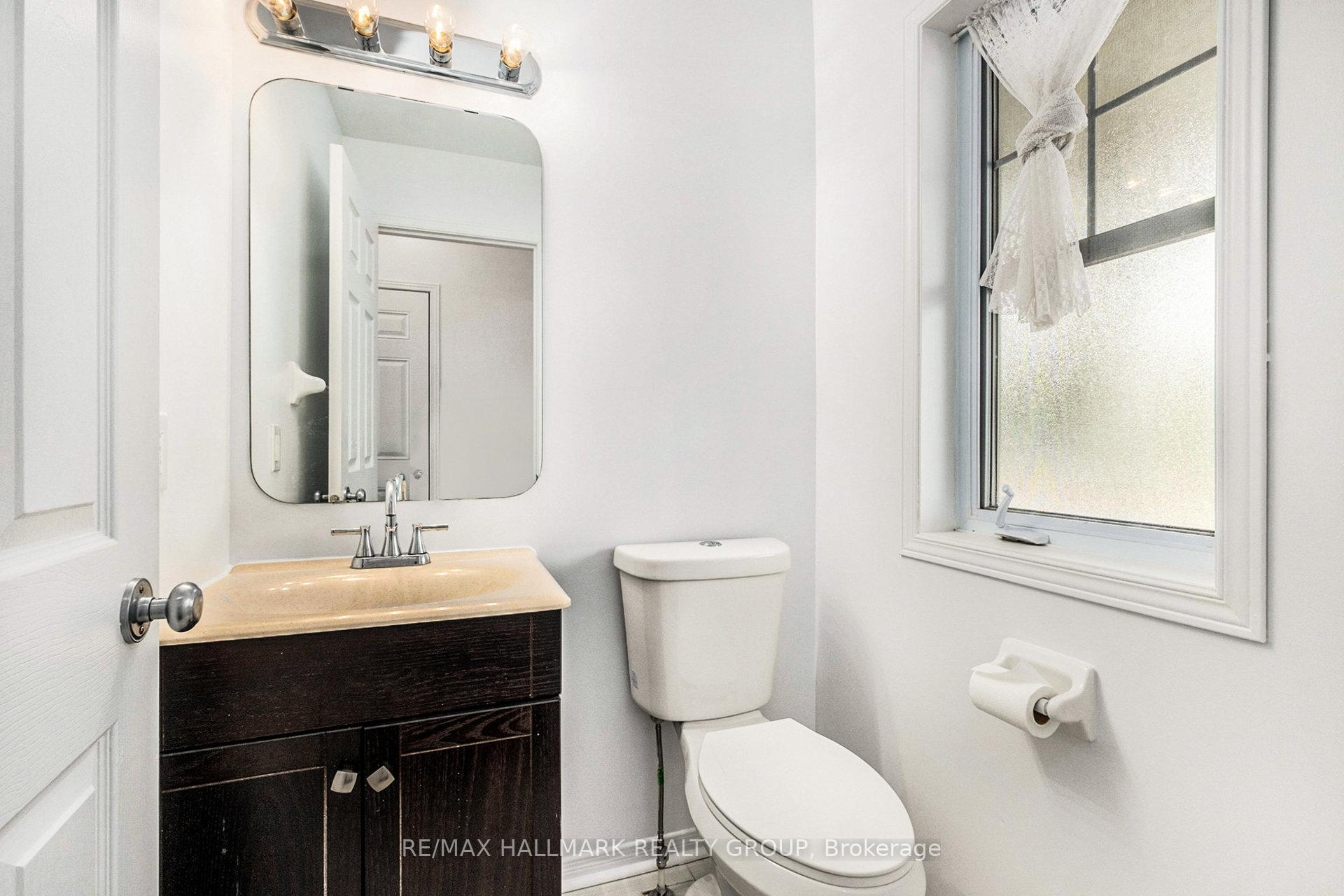 Photo 9 of 121 Prem Circle, Ottawa, Barrhaven - Cedargrove/Fraserdale — HOMEH