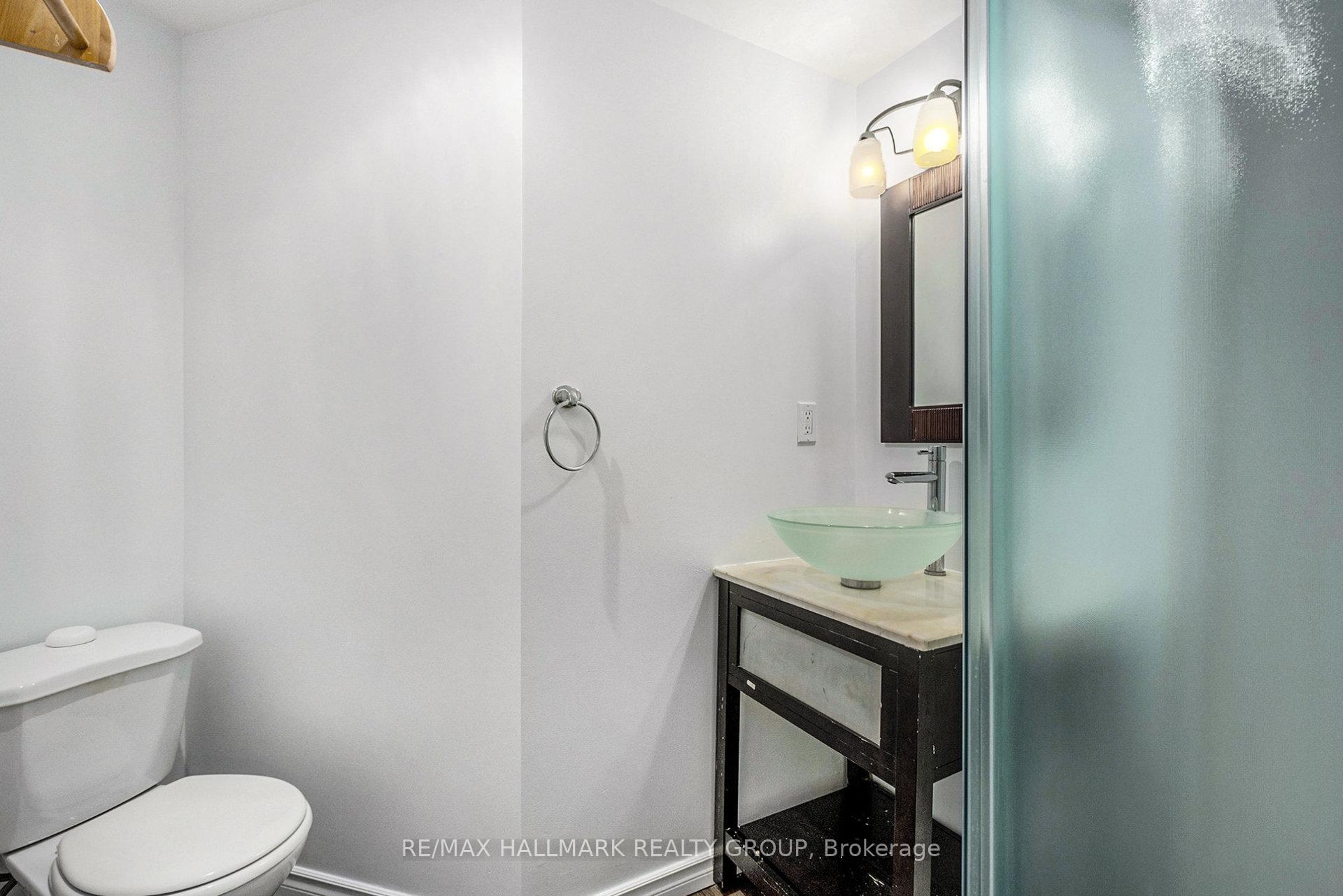 Photo 11 of 121 Prem Circle, Ottawa, Barrhaven - Cedargrove/Fraserdale — HOMEH