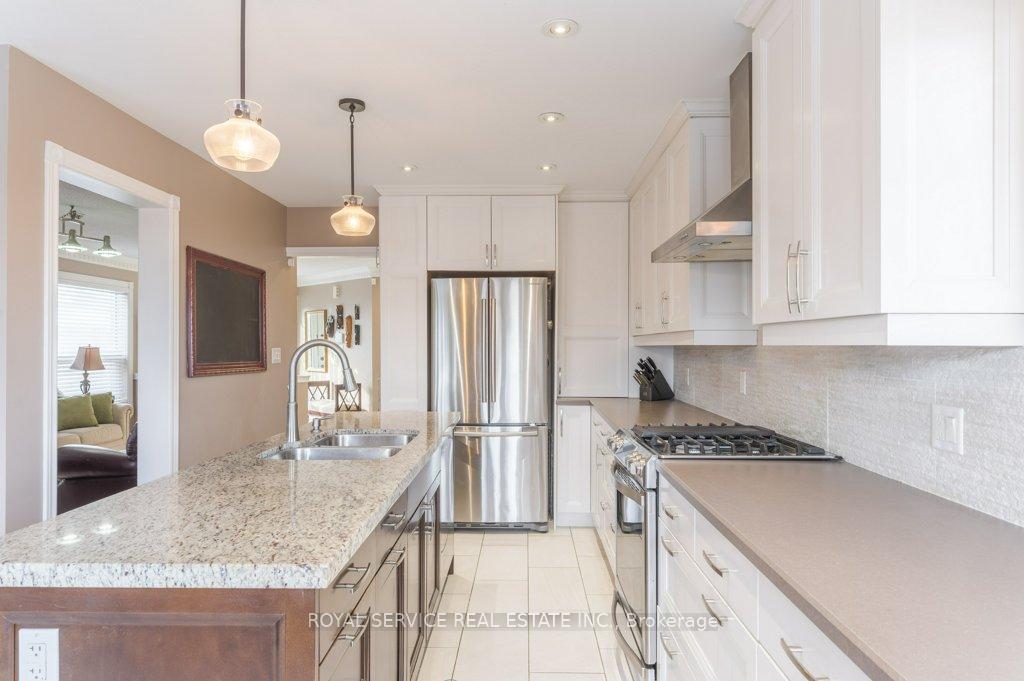 Photo 10 of 1020 Fraser Court, Cobourg — HOMEH