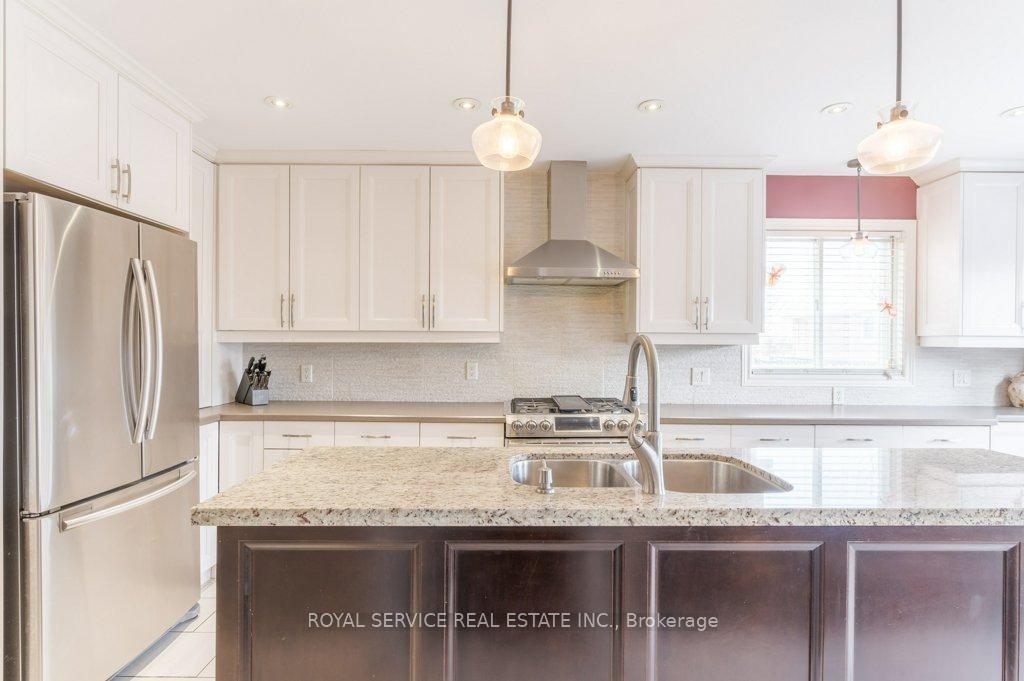 Photo 11 of 1020 Fraser Court, Cobourg — HOMEH