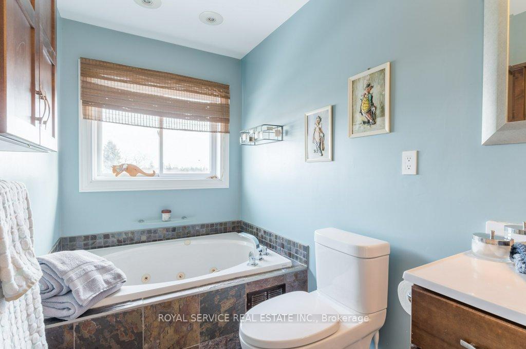 Photo 23 of 1020 Fraser Court, Cobourg — HOMEH