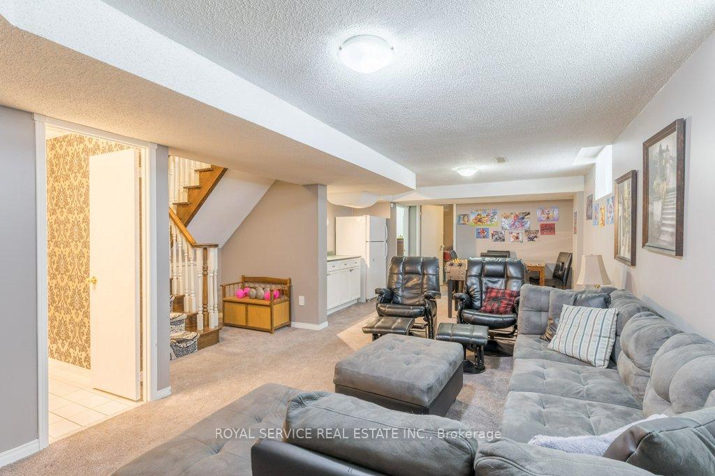 Photo 33 of 1020 Fraser Court, Cobourg — HOMEH