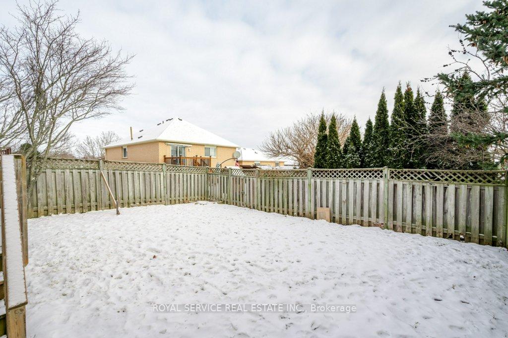 Photo 39 of 1020 Fraser Court, Cobourg — HOMEH