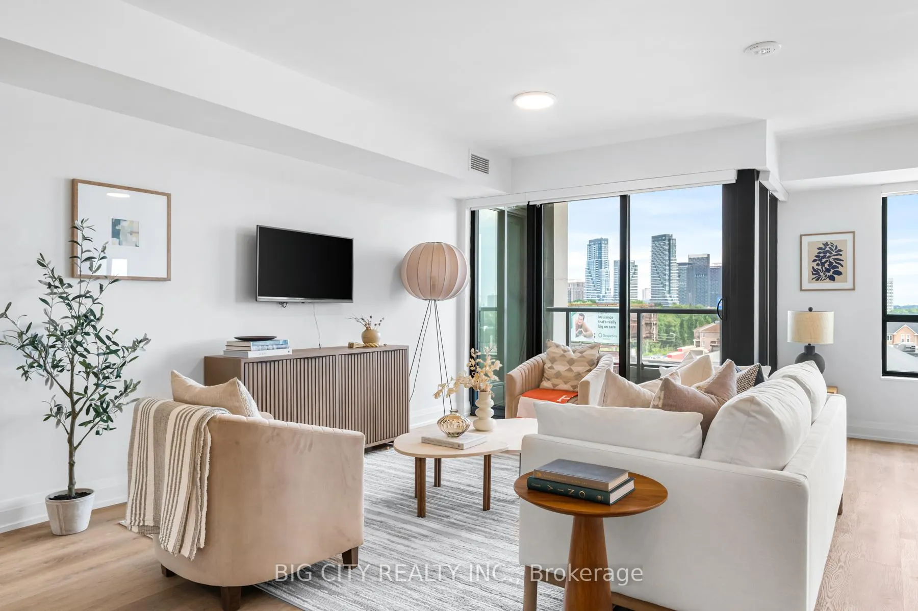 Photo 2 of Unit 415, 36 Brentcliffe Road, Toronto, Thorncliffe Park — HOMEH