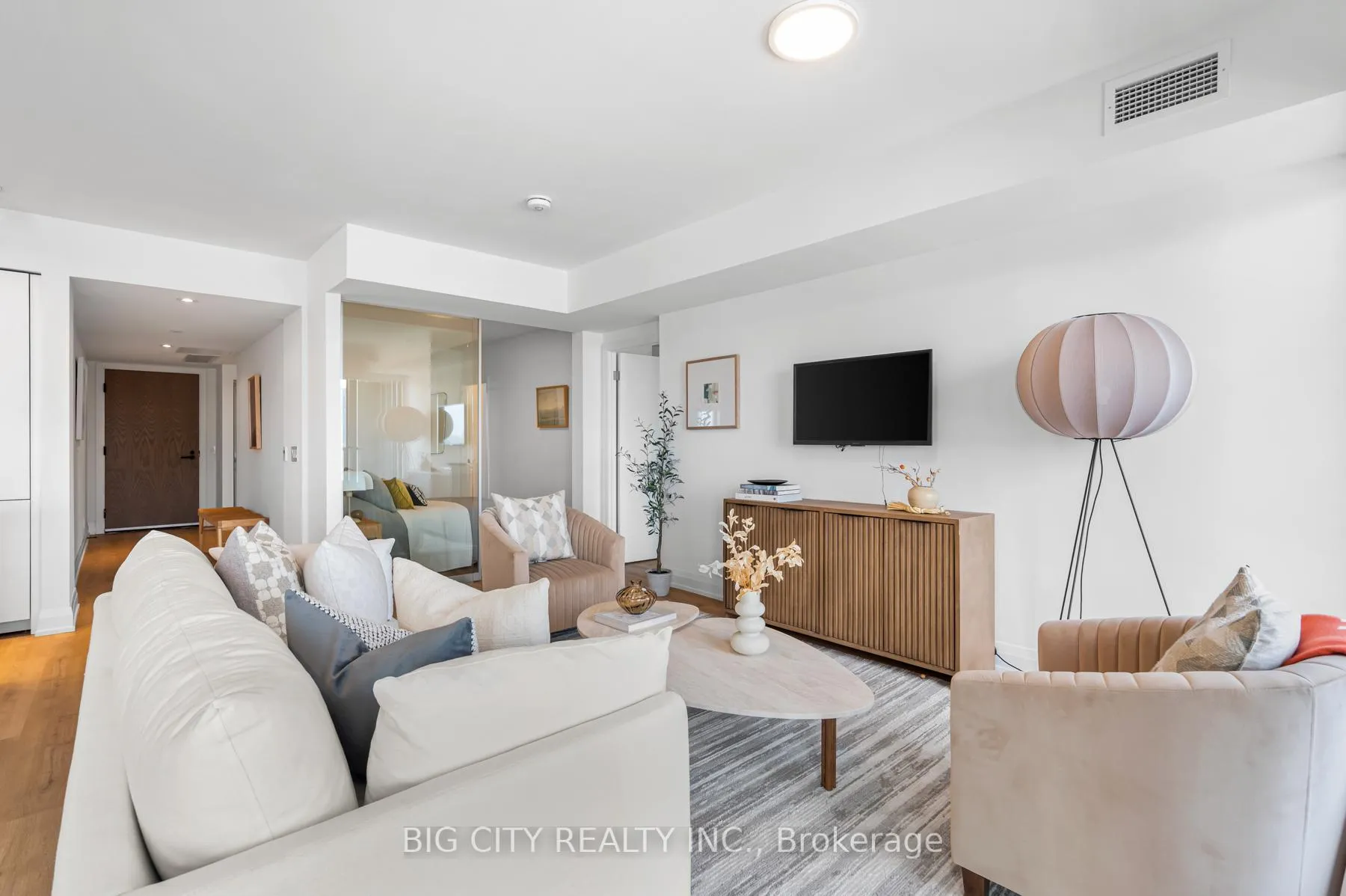 Photo 6 of Unit 415, 36 Brentcliffe Road, Toronto, Thorncliffe Park — HOMEH