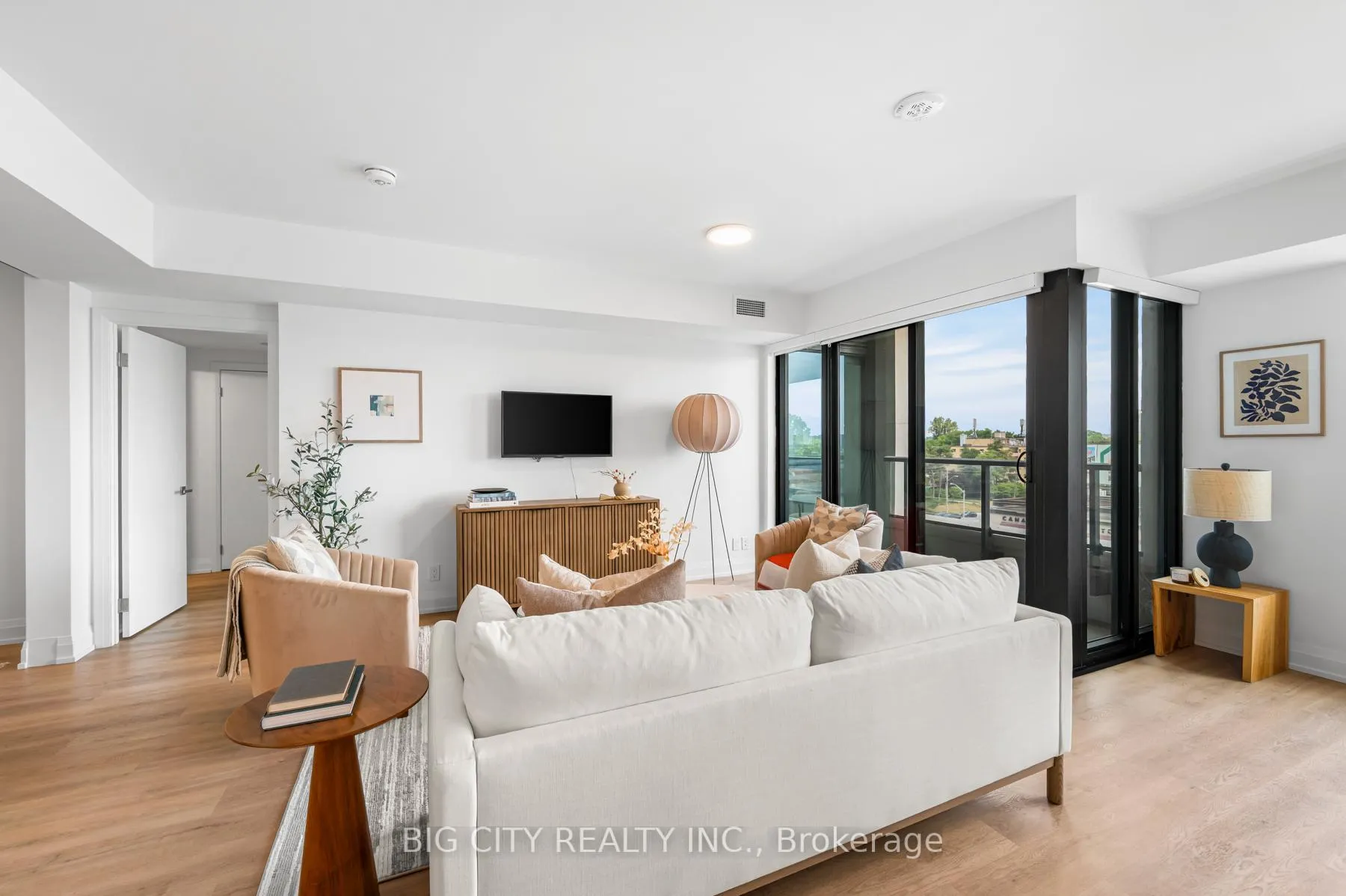 Photo 7 of Unit 415, 36 Brentcliffe Road, Toronto, Thorncliffe Park — HOMEH