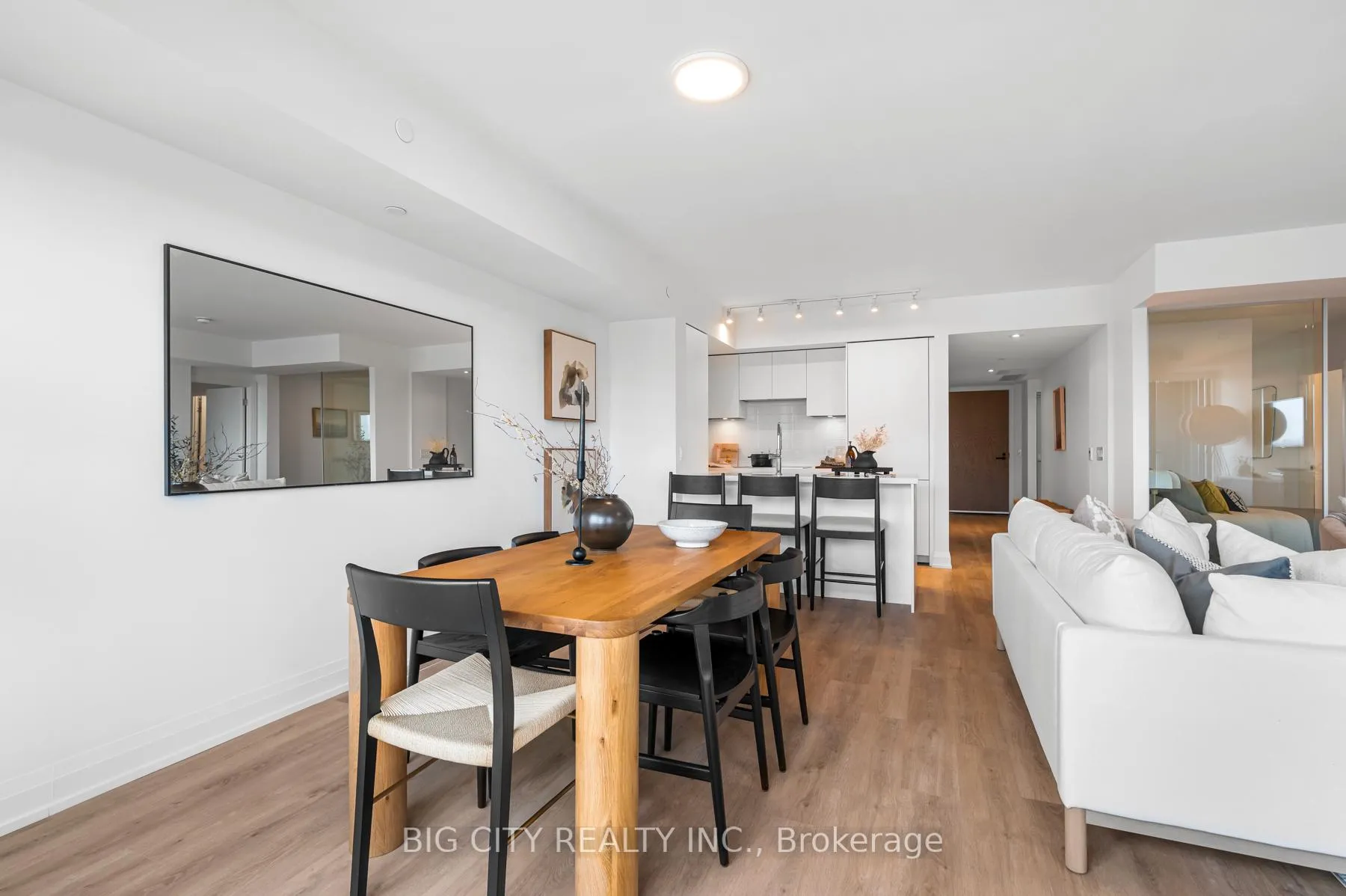 Photo 9 of Unit 415, 36 Brentcliffe Road, Toronto, Thorncliffe Park — HOMEH