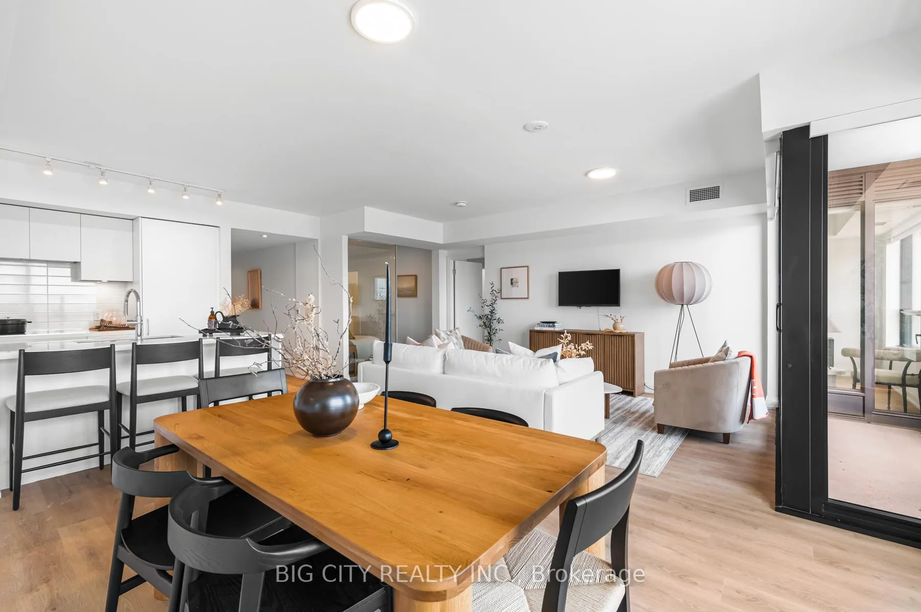 Photo 11 of Unit 415, 36 Brentcliffe Road, Toronto, Thorncliffe Park — HOMEH