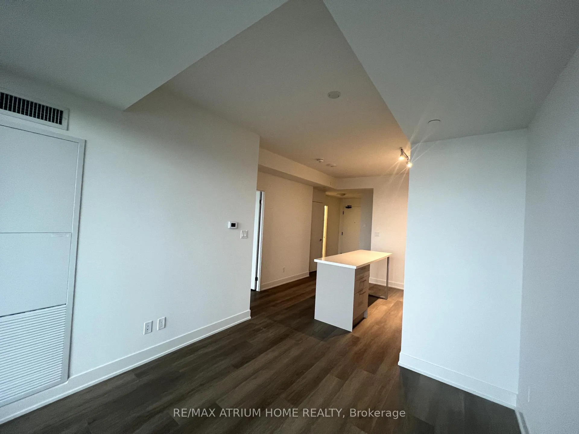 Photo 3 of Unit 2013, 56 Andre de Grasse Street, Markham, Unionville — HOMEH