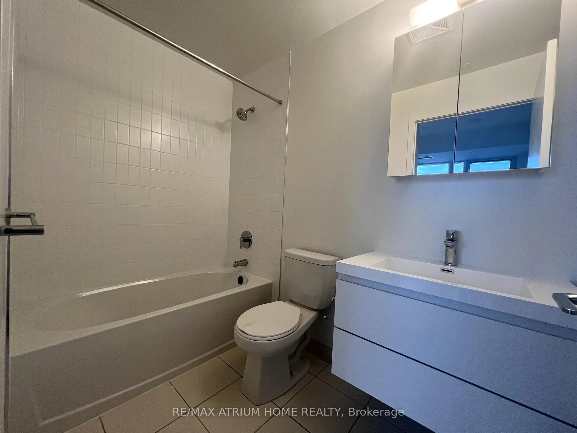 Photo 6 of Unit 2013, 56 Andre de Grasse Street, Markham, Unionville — HOMEH