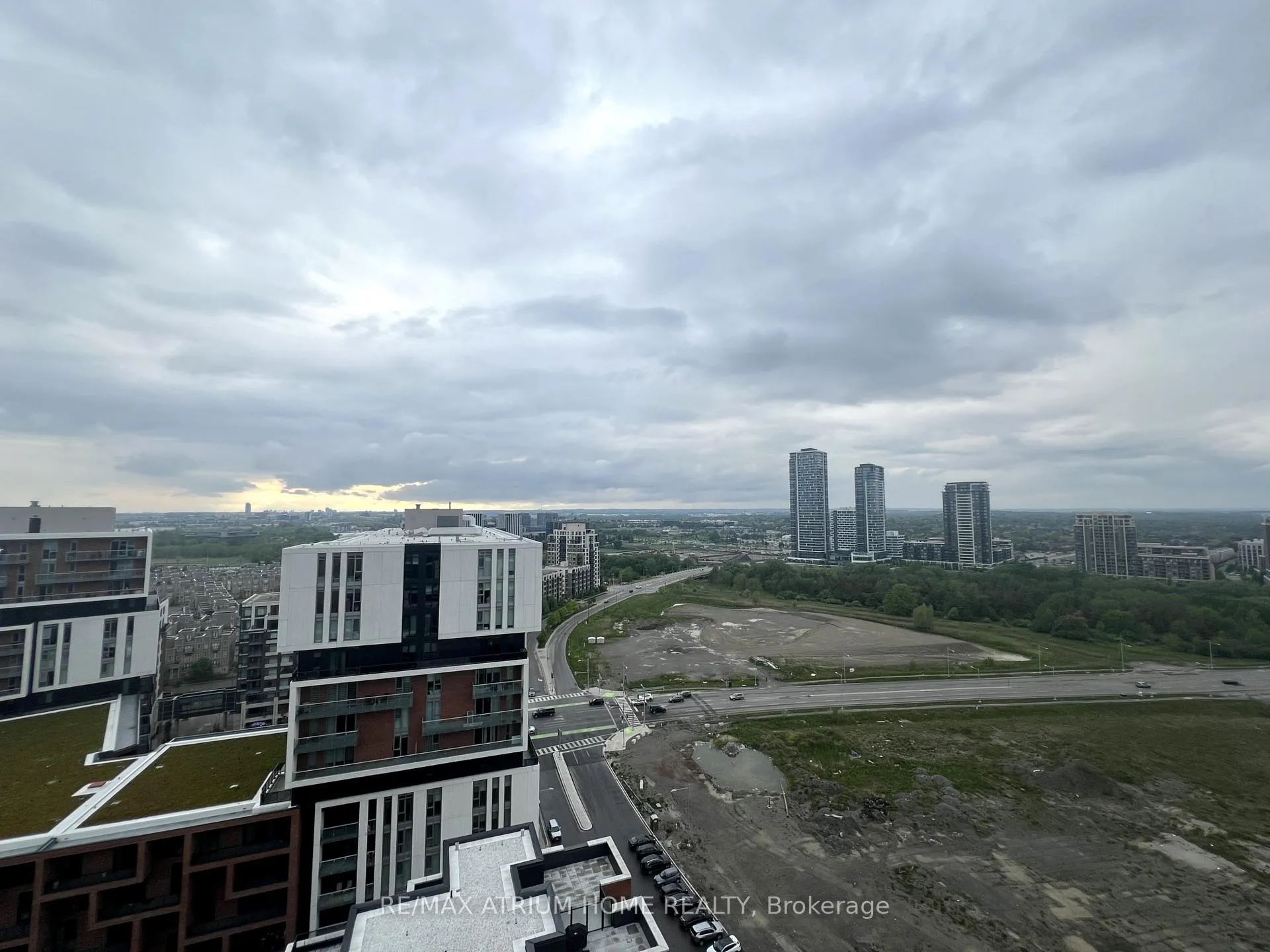 Photo 12 of Unit 2013, 56 Andre de Grasse Street, Markham, Unionville — HOMEH
