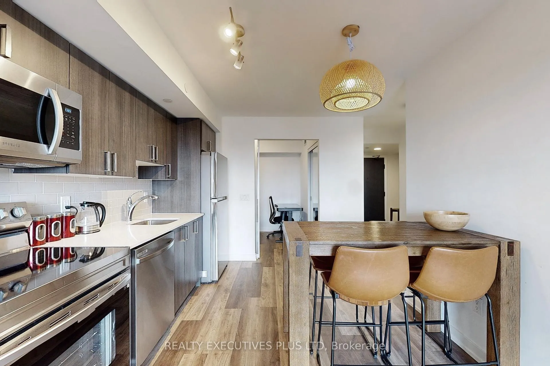 Photo 4 of Unit 616, 1480 Bayly Street, Pickering, Bay Ridges — HOMEH